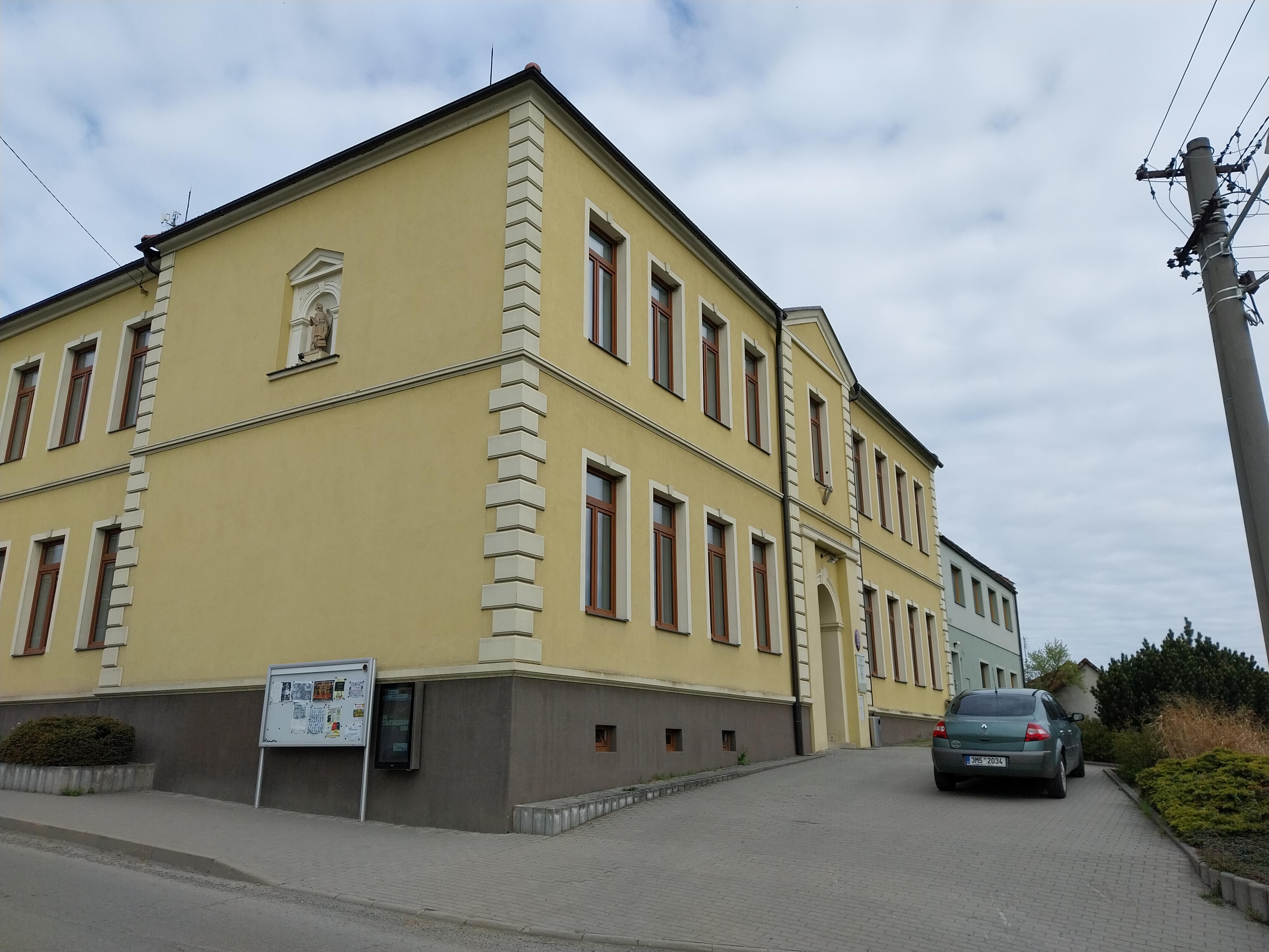 Ptení - obecní úřad foto 6