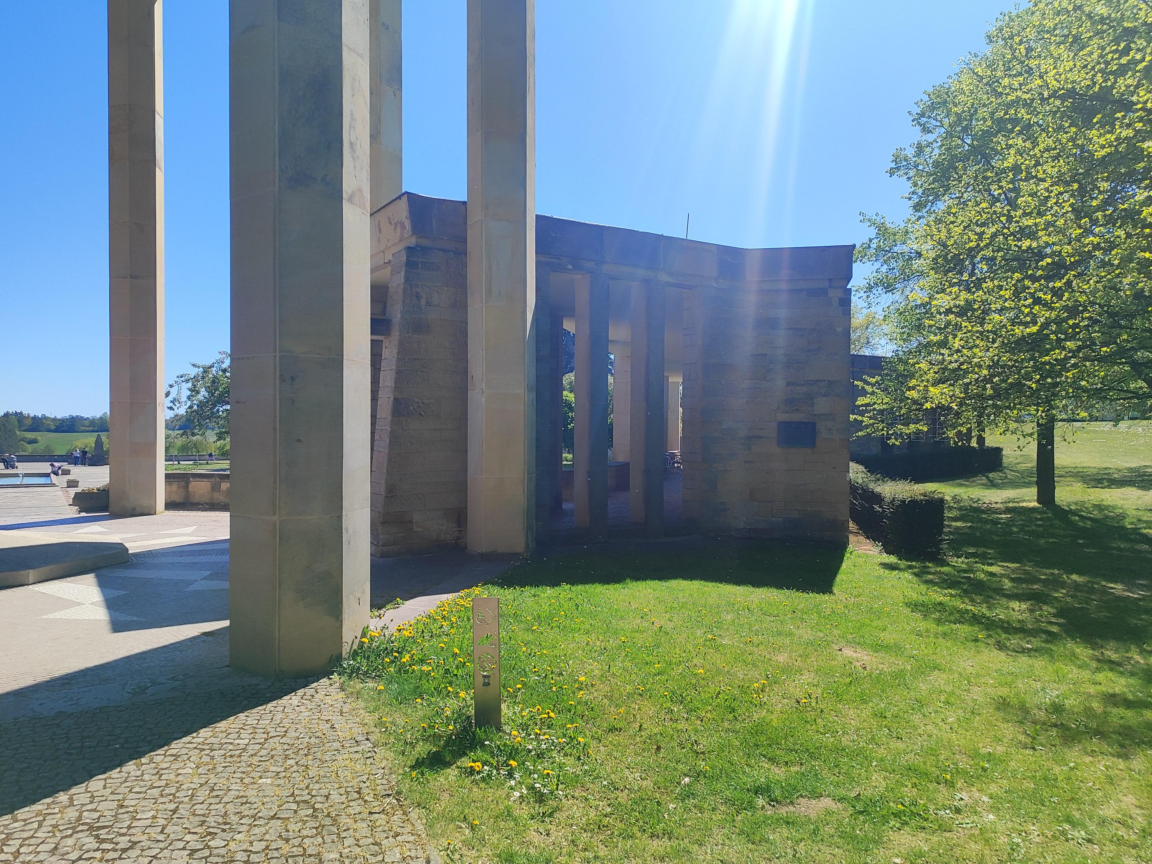 Bistro Mezi řádky Památník foto 2