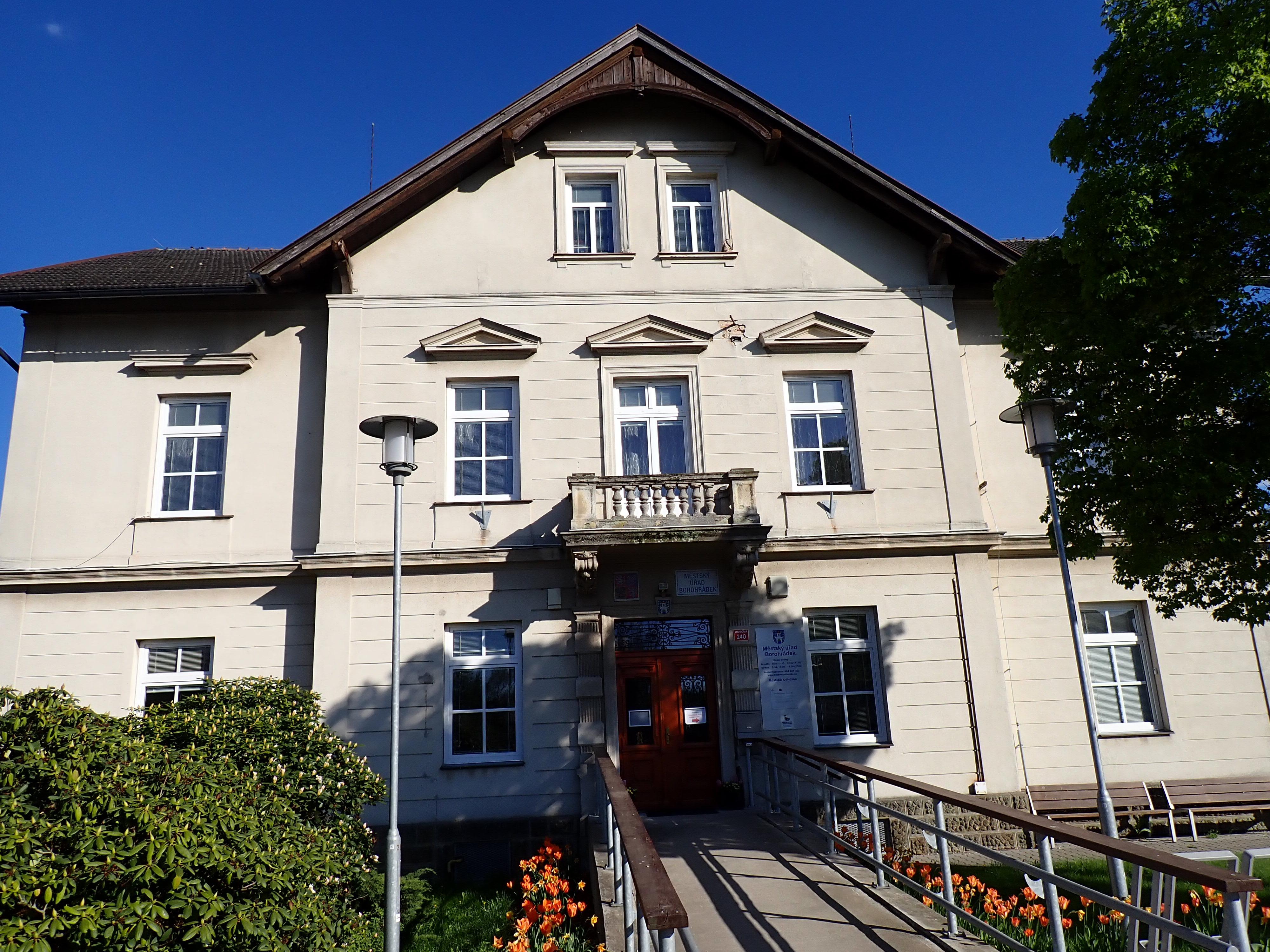 Borohrádek - městský úřad foto 5