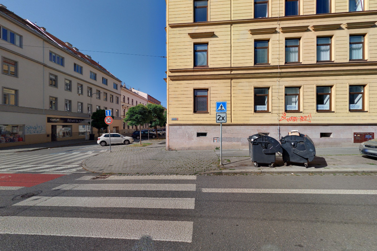 Nepustilova jazyková škola