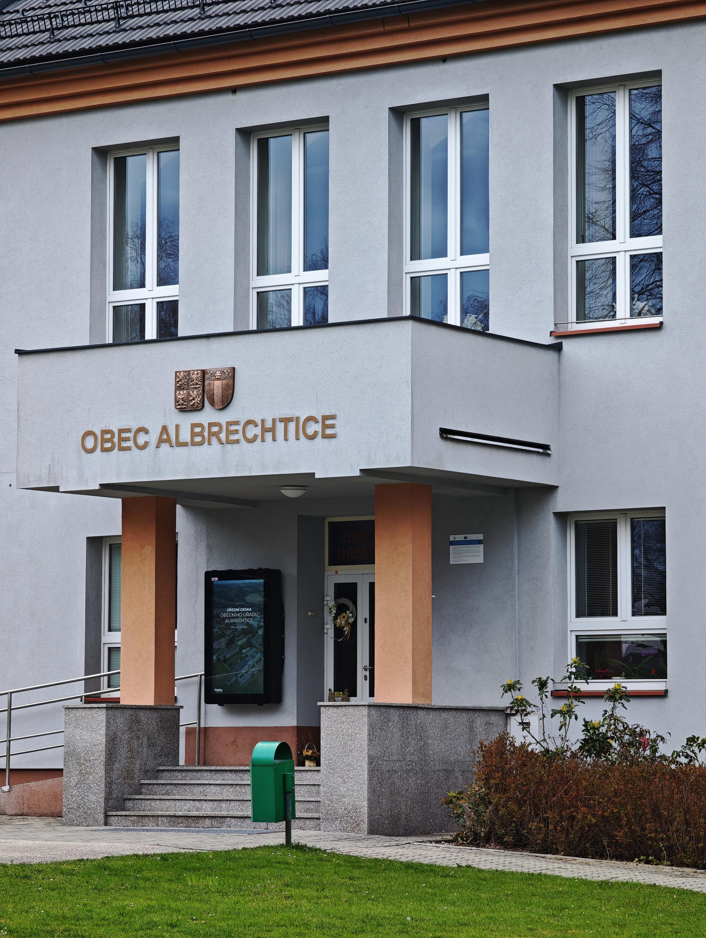 Albrechtice - obecní úřad foto 3
