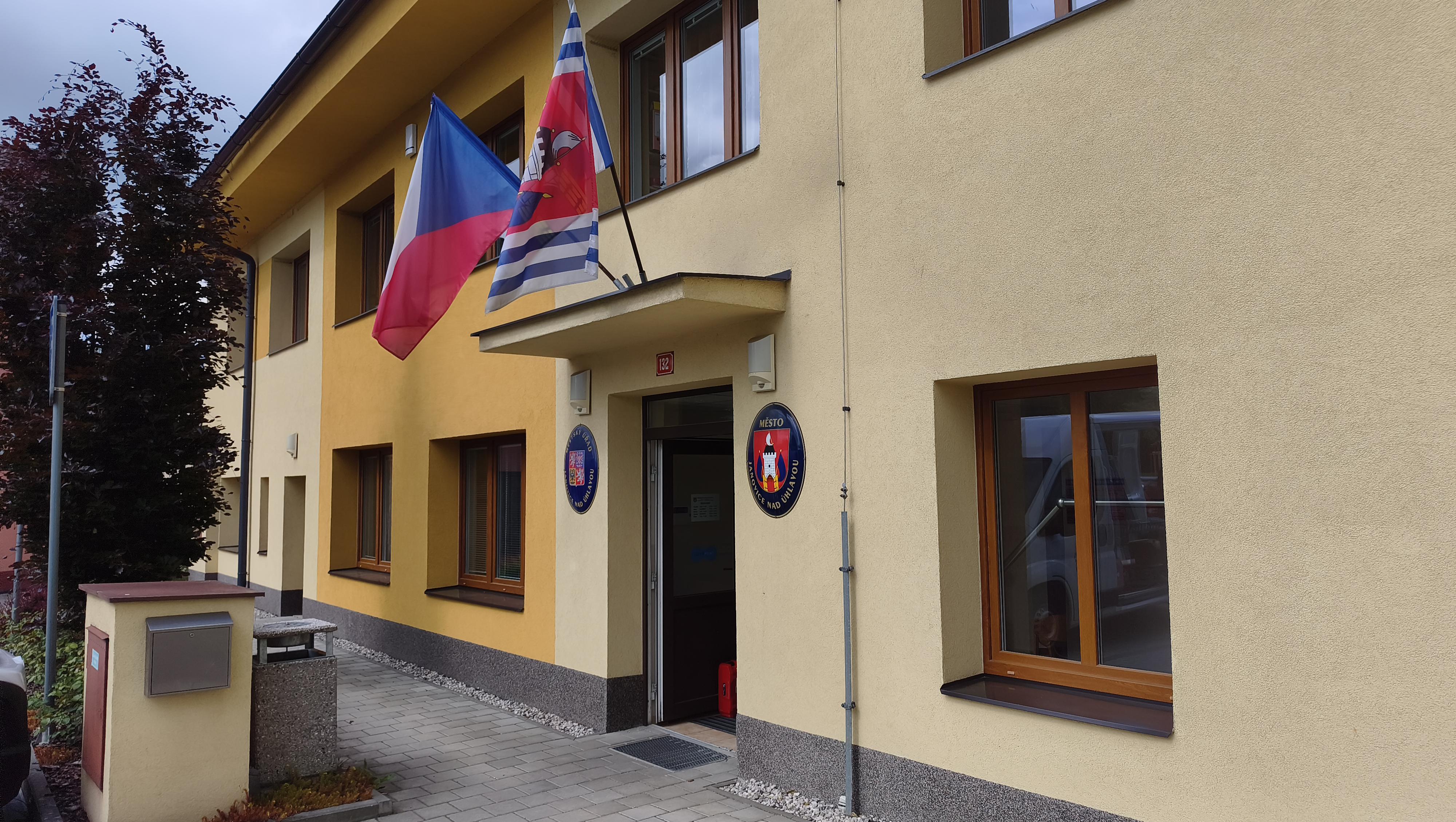 Janovice nad Úhlavou - městský úřad foto 3