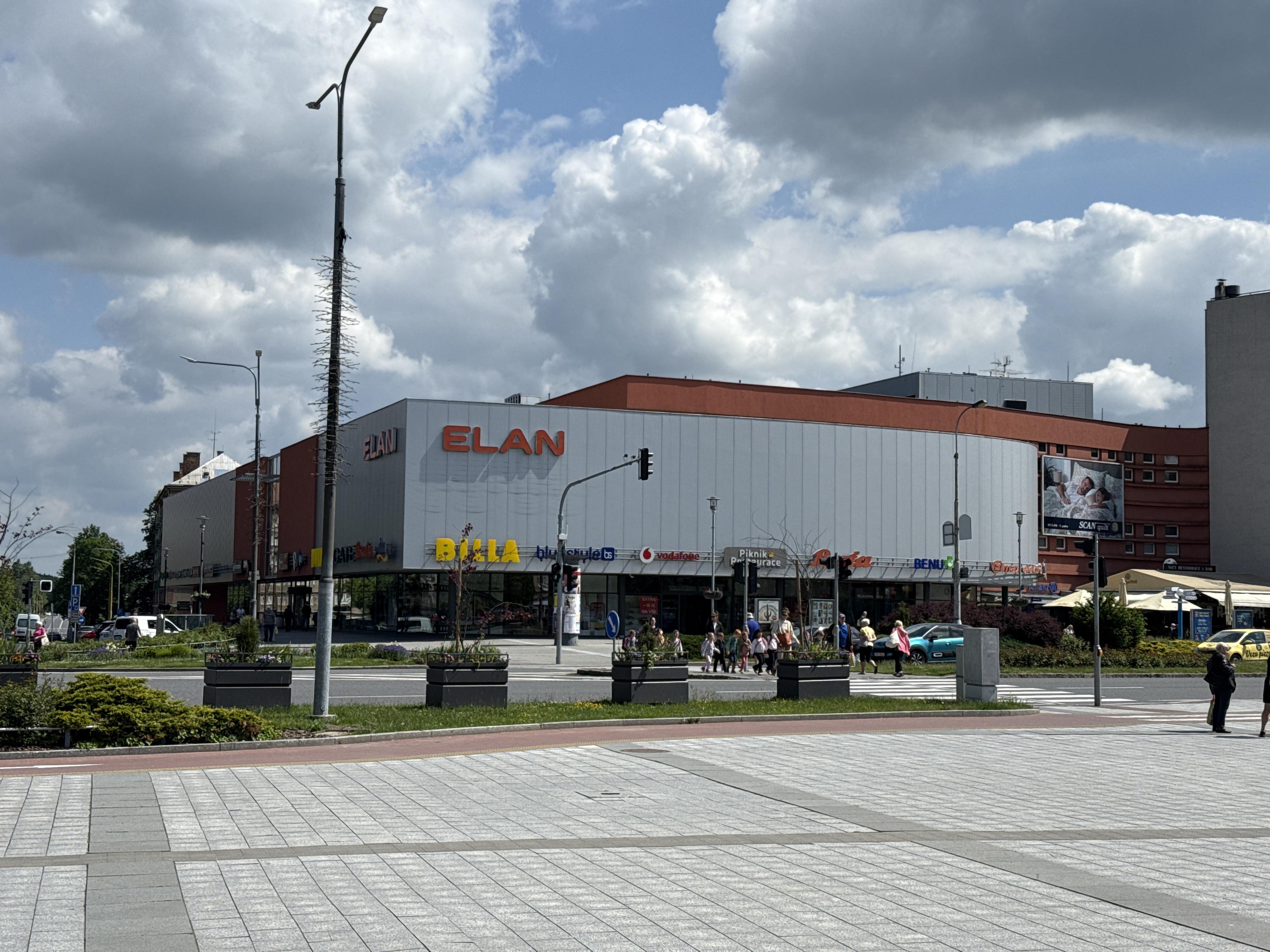 Obchodní centrum Elan foto 4