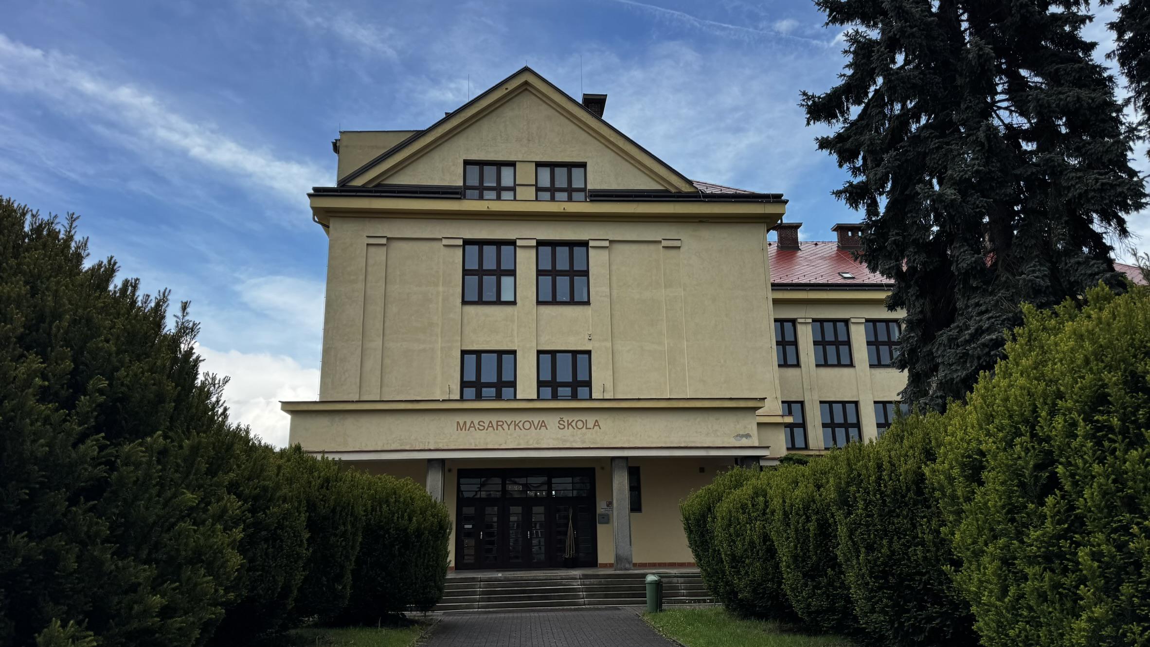 Masarykova ZŠ a MŠ, Hradec Králové - Plotiště, P. Jilemnického foto 5