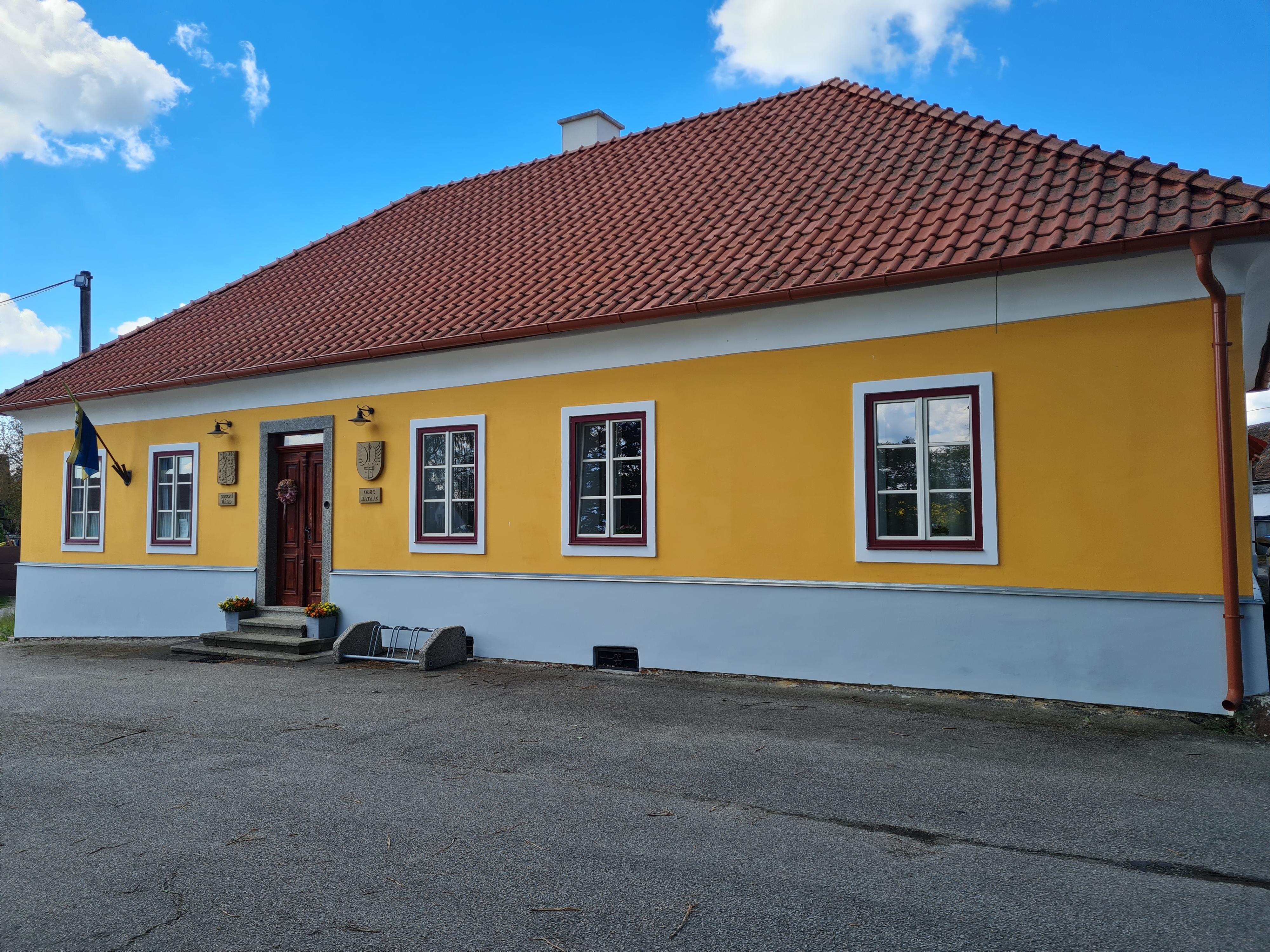 Rataje - obecní úřad foto 3