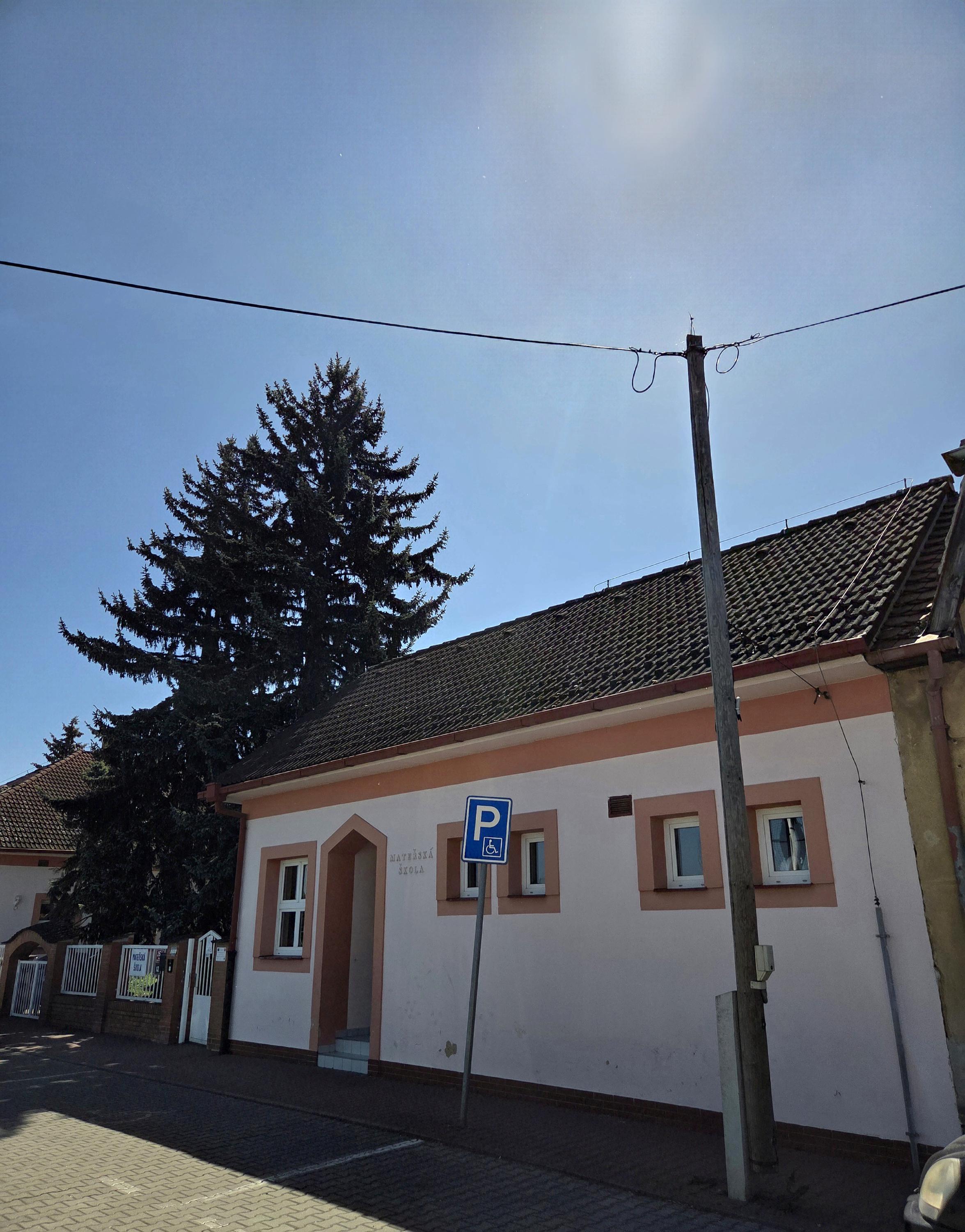 Mateřská škola Dolní Měcholupy foto 2