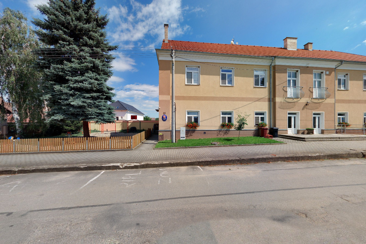 Jiřice u Miroslavi - obecní úřad foto 2