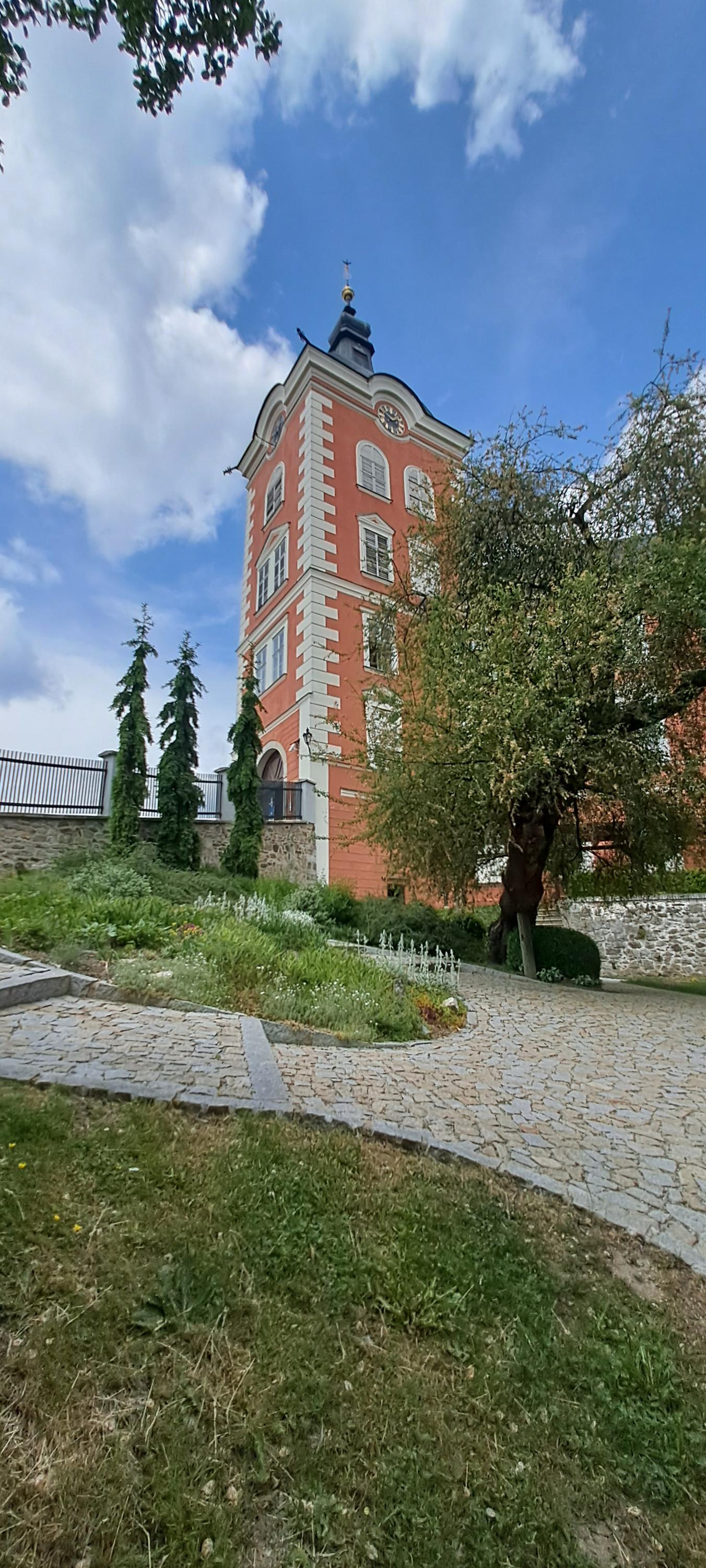 Zámek Kamenice nad Lipou - Uměleckoprůmyslové museum v Praze foto 2