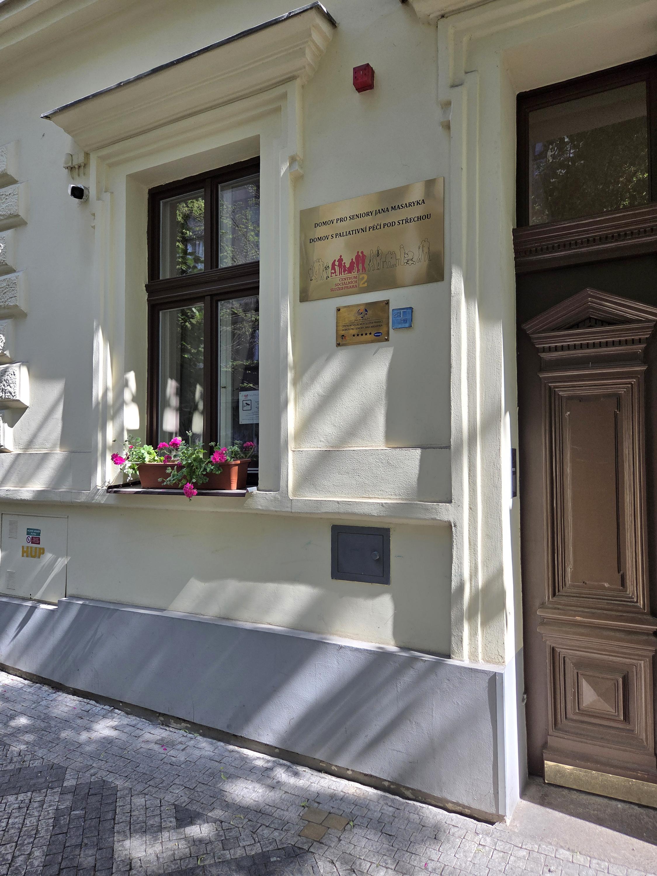 Centrum sociálních služeb Praha 2 - Domov pro seniory foto 1