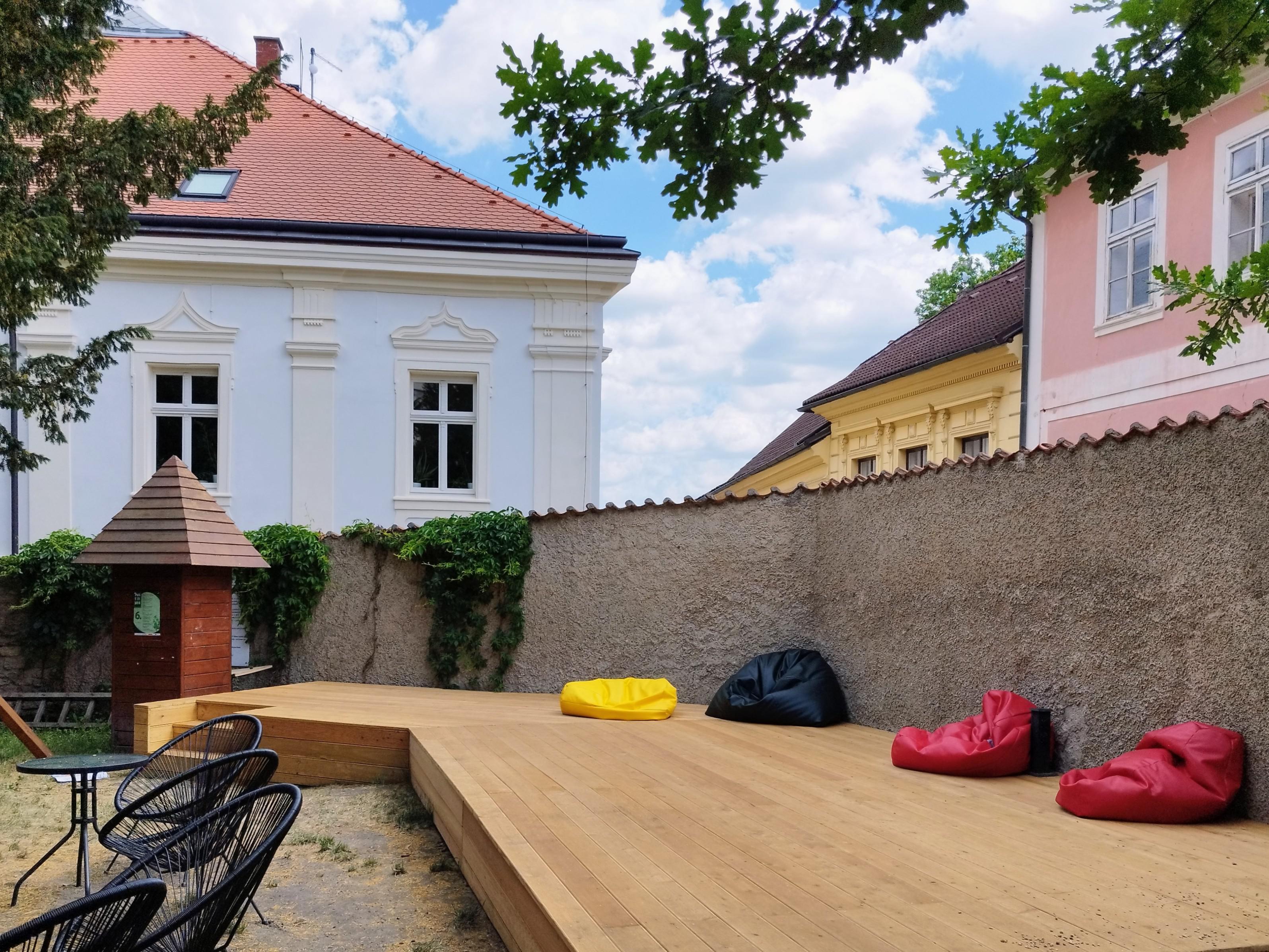 Kavárna U Tří pávů foto 6