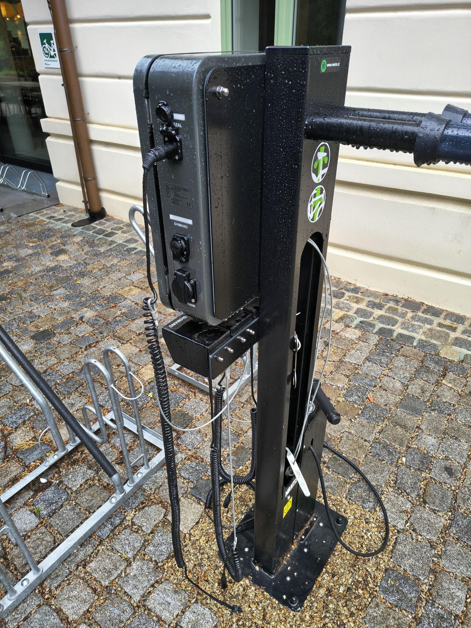 Nabíjecí stanice Plzeňské Předměstí foto 1