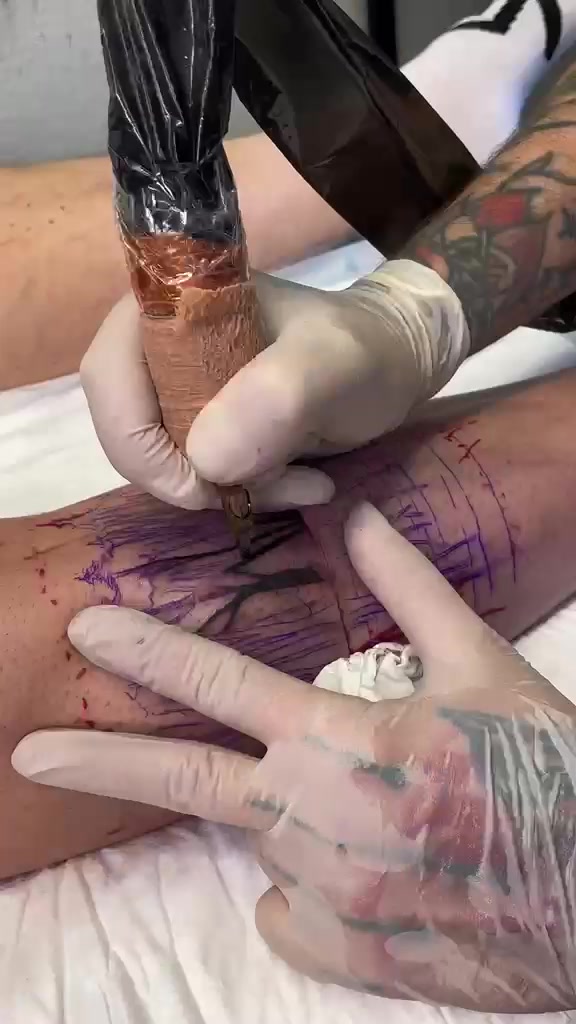 Skin and Story Tattoo foto 2 (náhled videa)