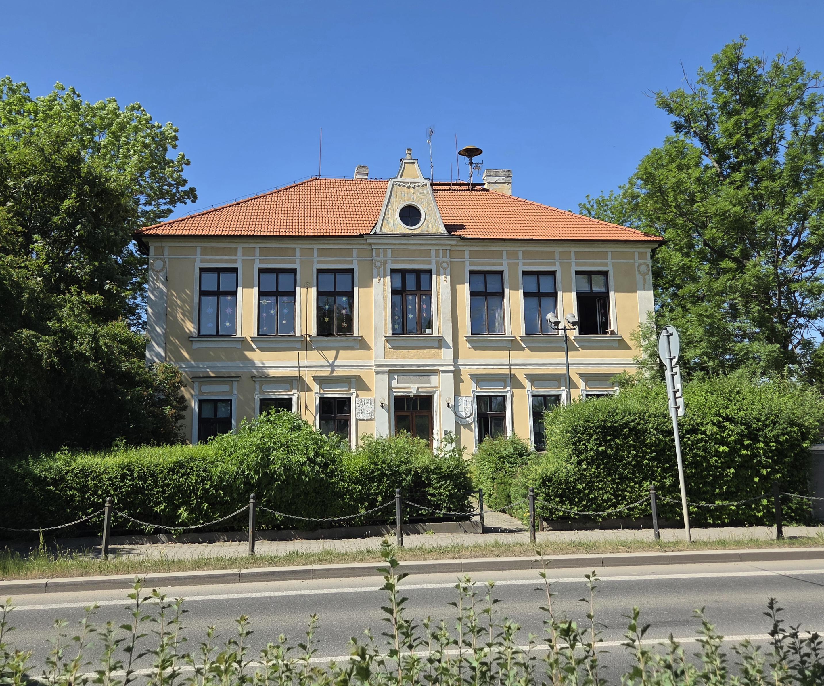 Základní škola Dolní Měcholupy foto 5