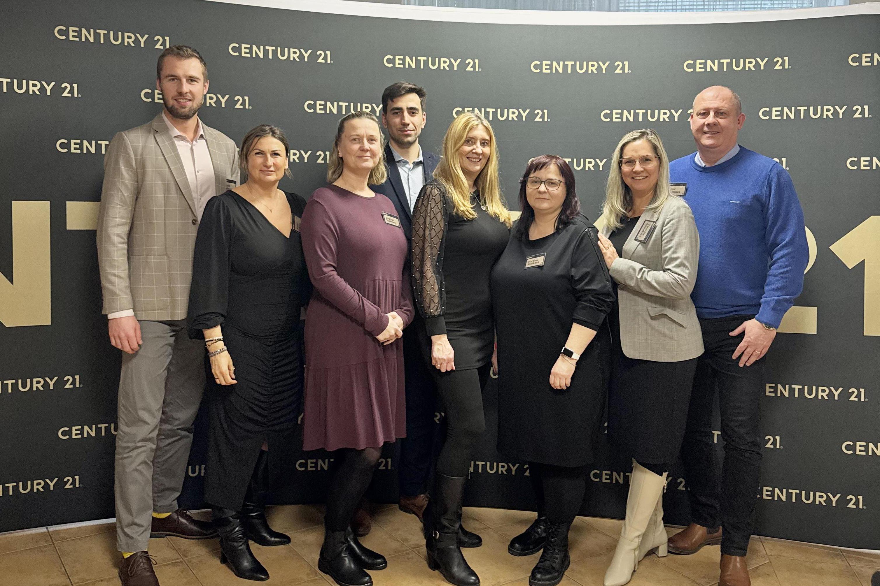 CENTURY 21 Style Happy