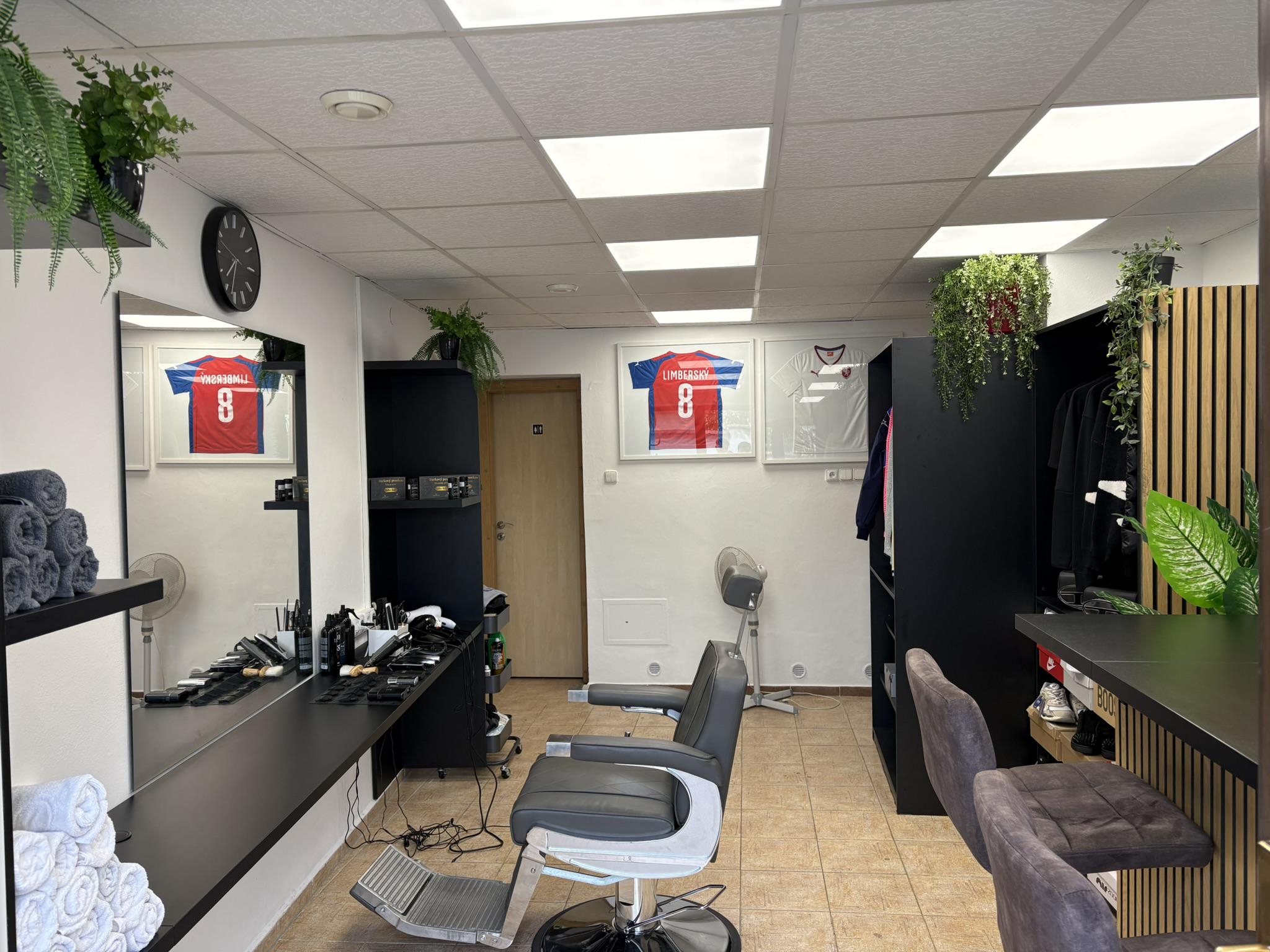 Ori's Barber Shop foto 5