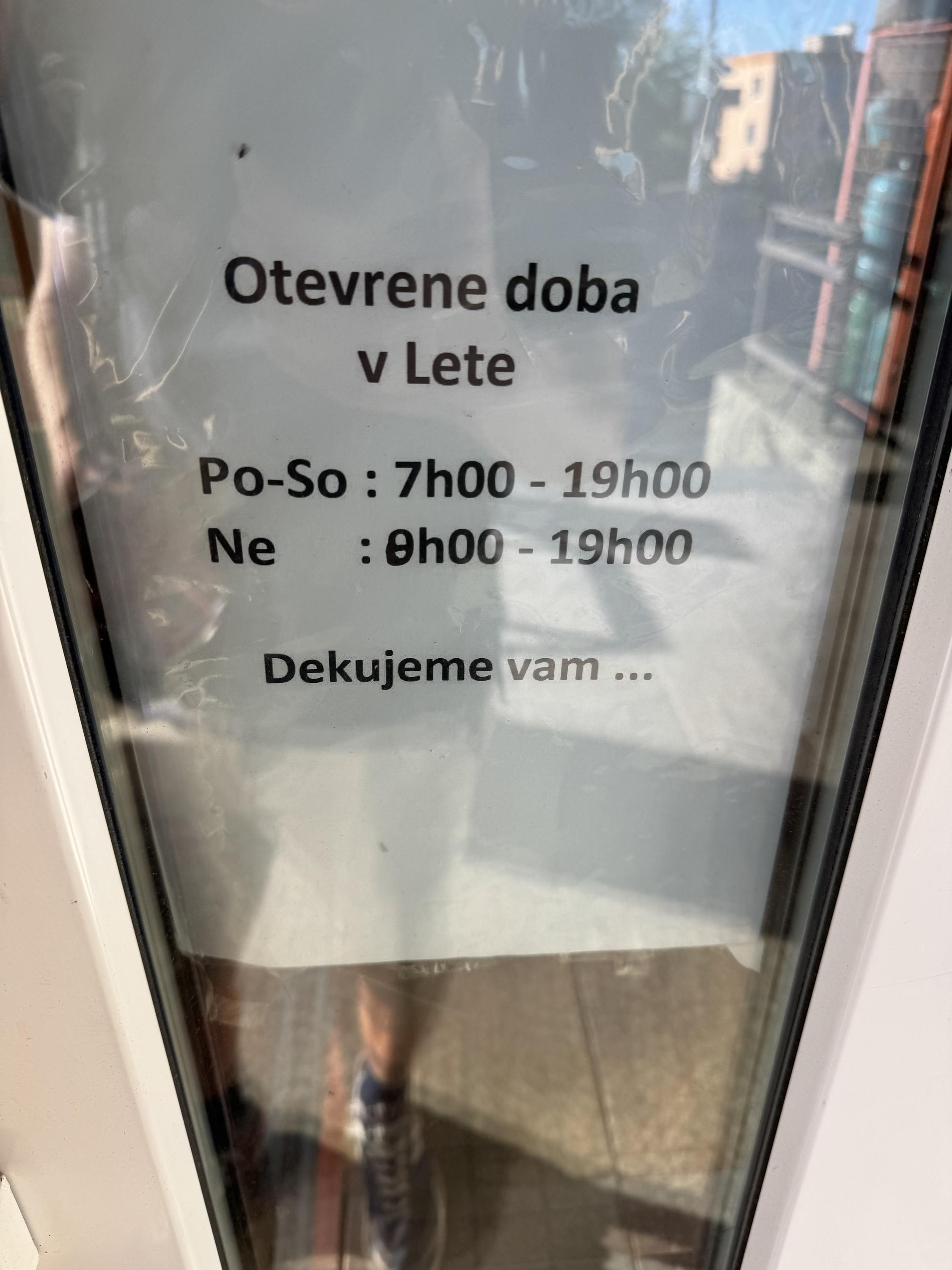 Potraviny Wolkerova foto 1