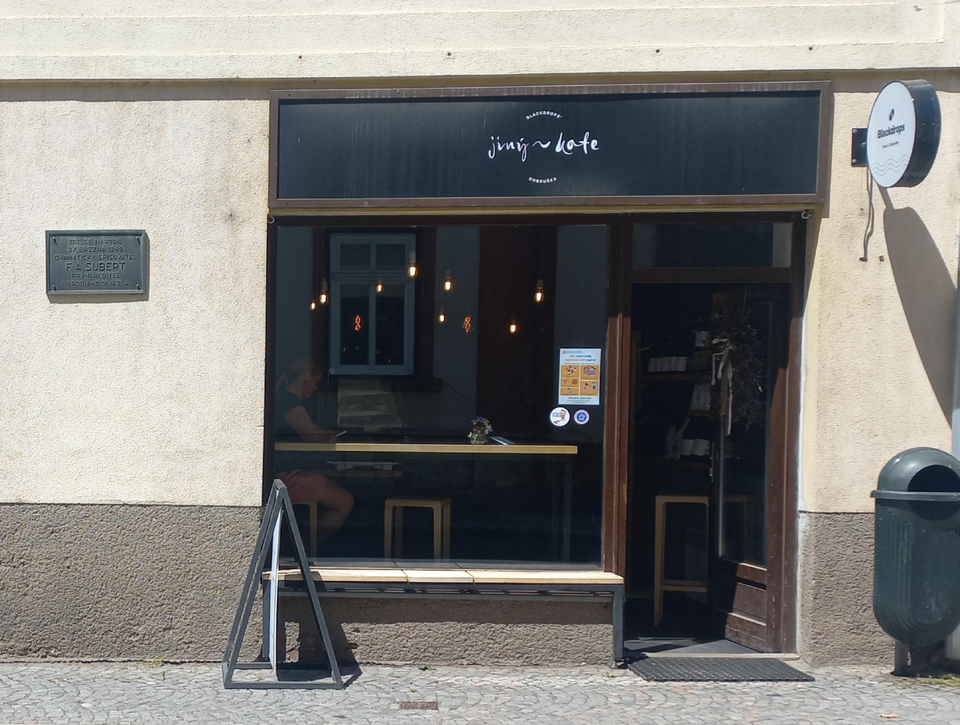 JINÝ KAFE