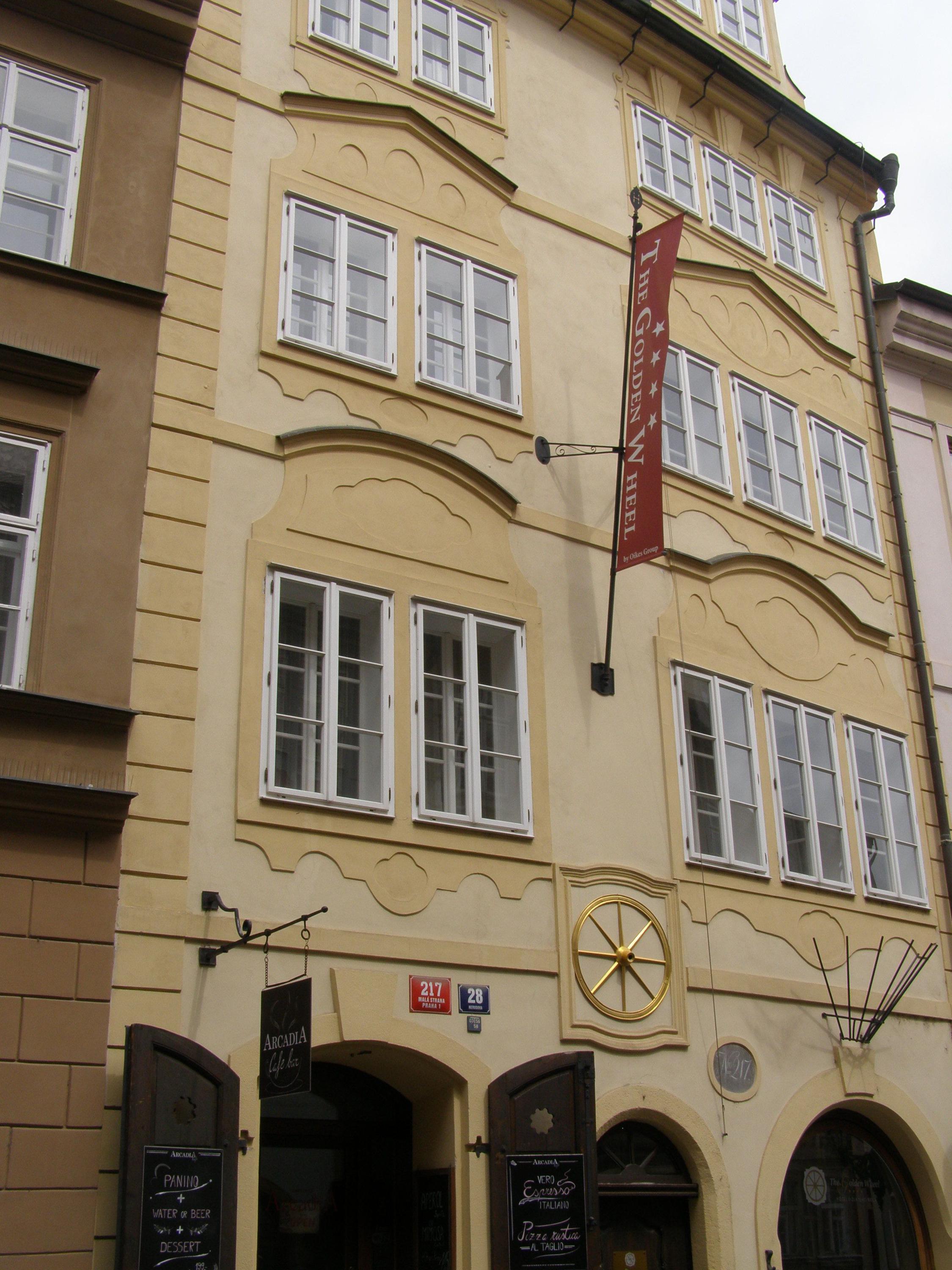 The Golden Wheel Hotel by LH foto 5
