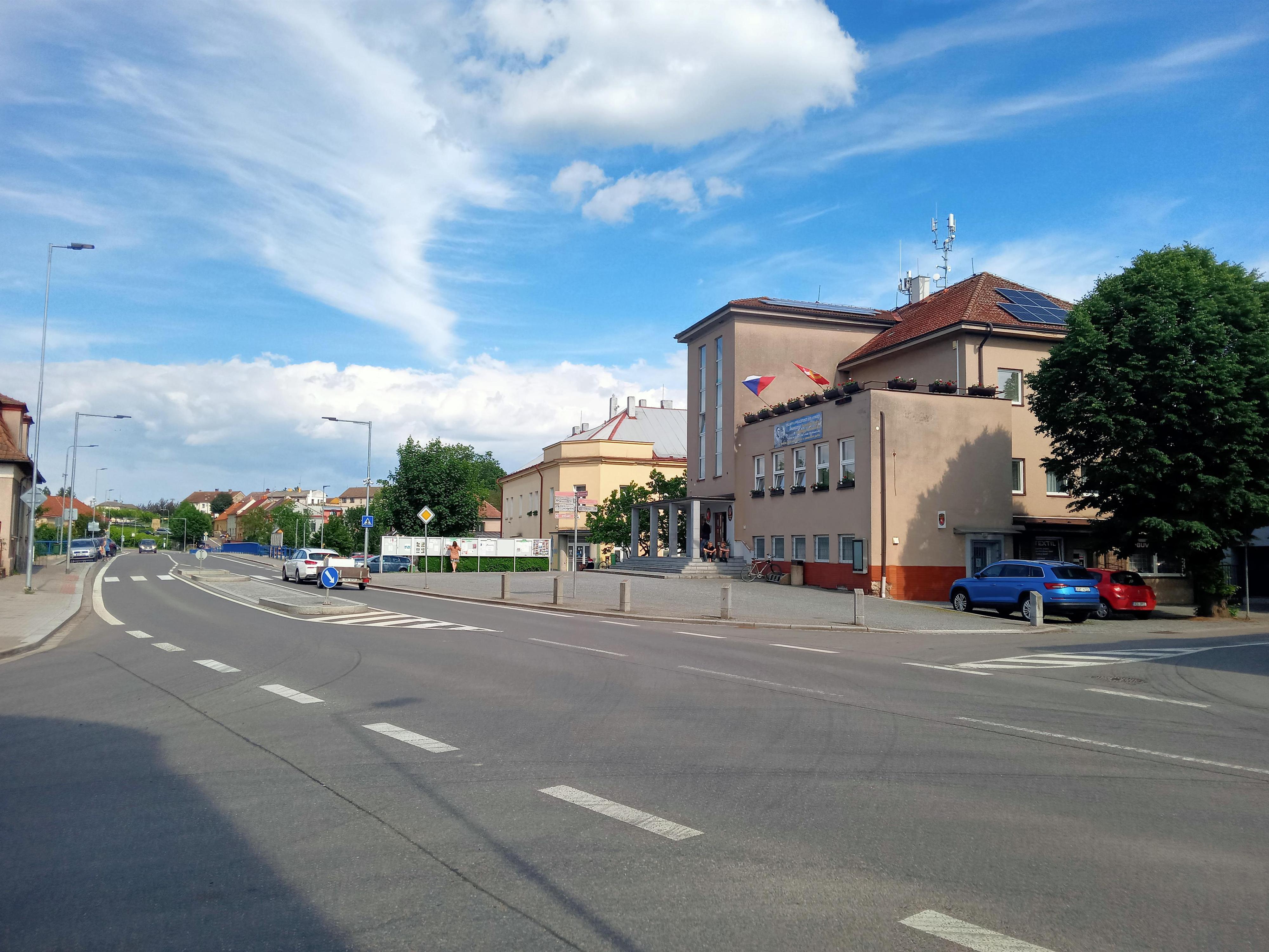 Hrochův Týnec - městský úřad foto 6