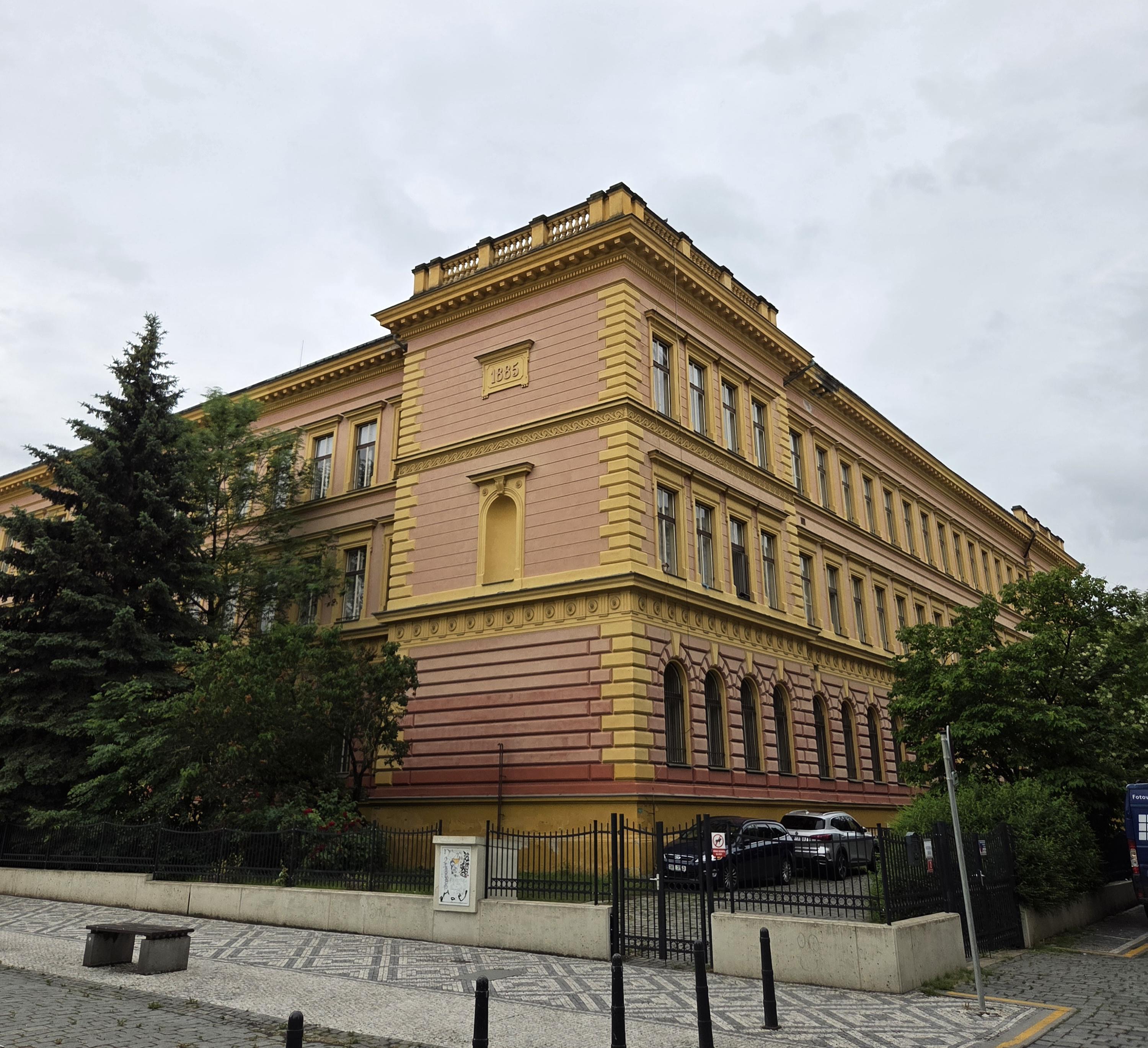 Základní škola, Praha 2, Botičská 8 foto 3