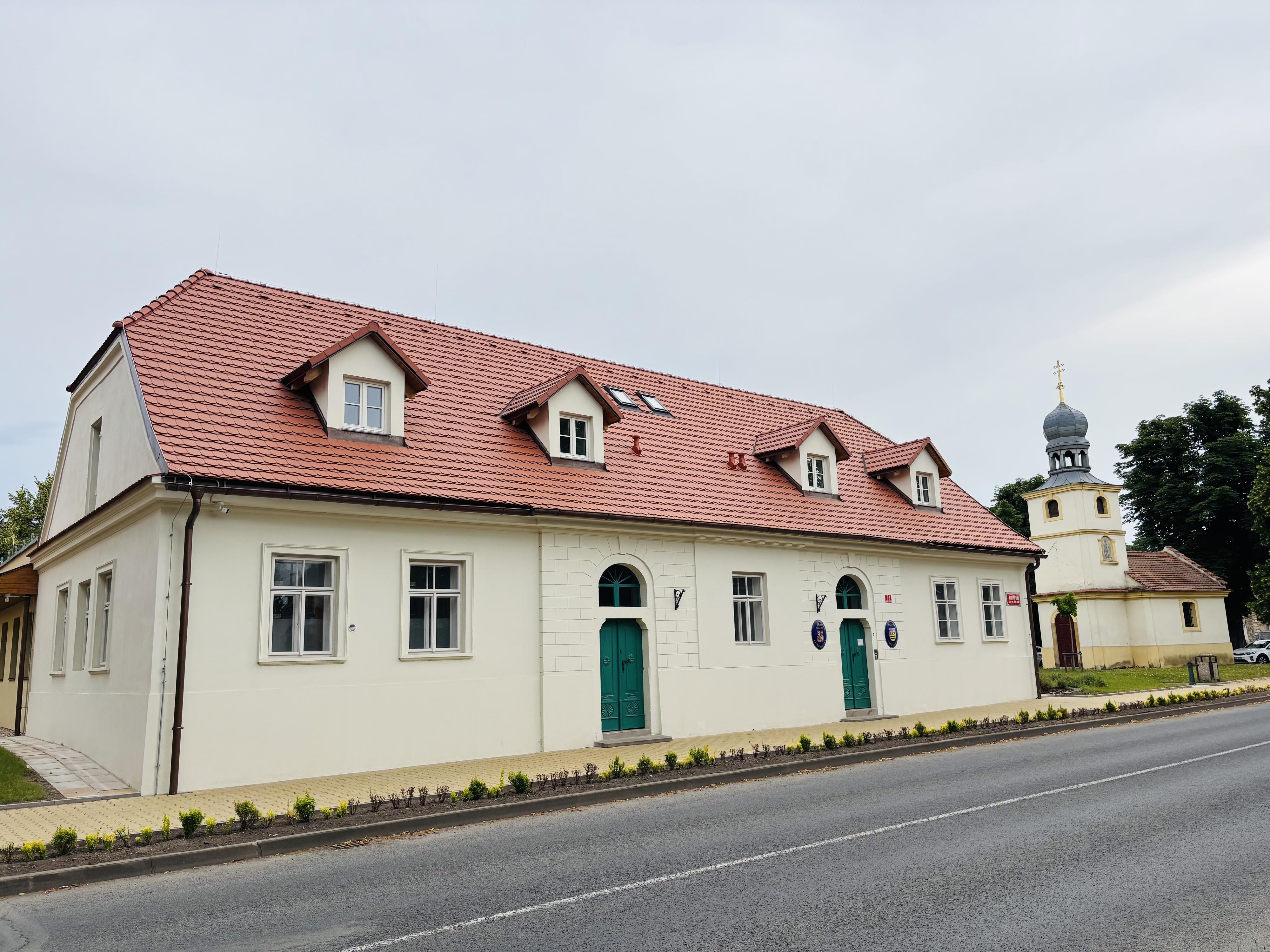 Lázně Toušeň - úřad městyse foto 5
