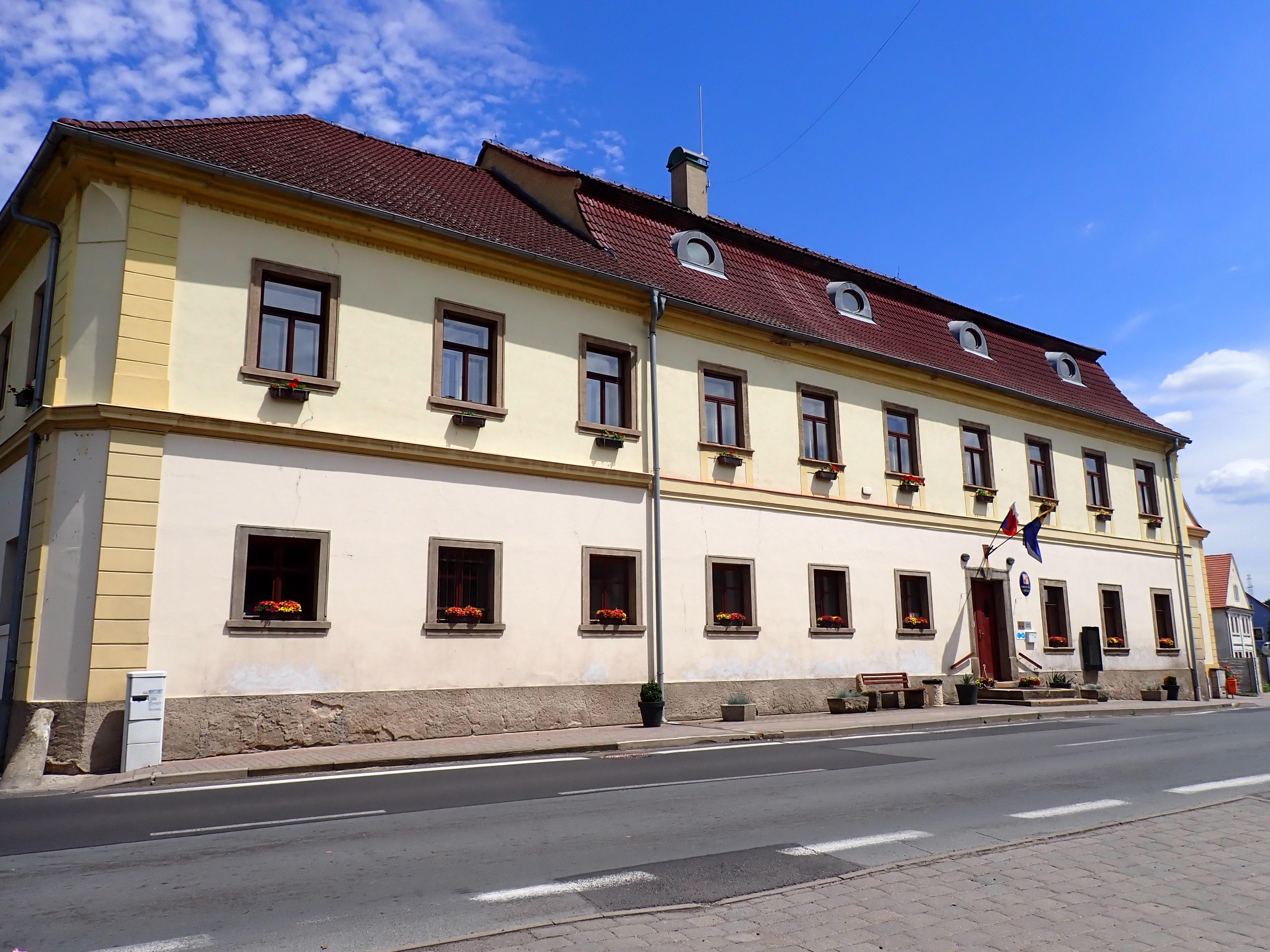 Liběšice - obecní úřad foto 6