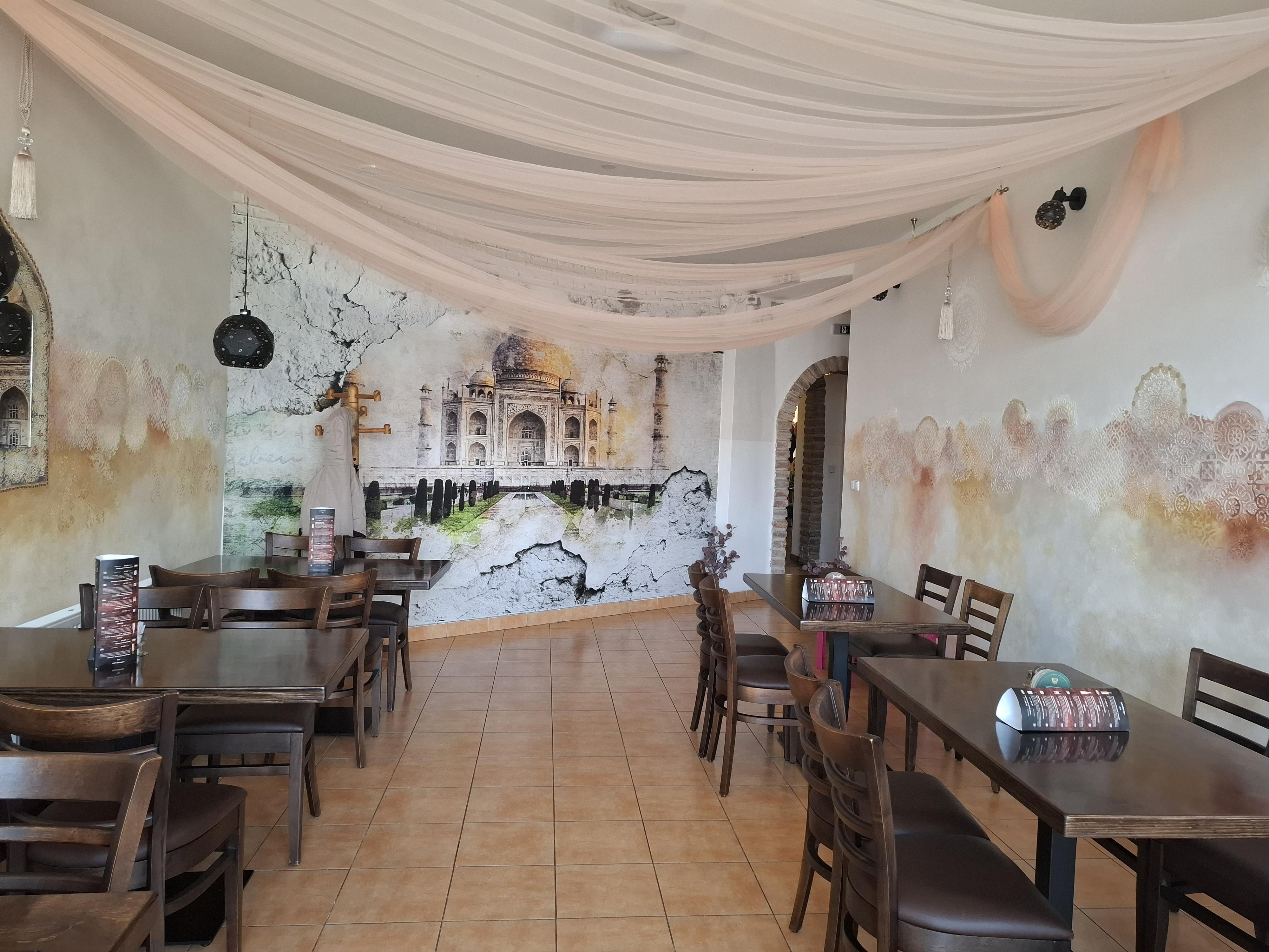 Golden India Restaurant & Cocktail Bar