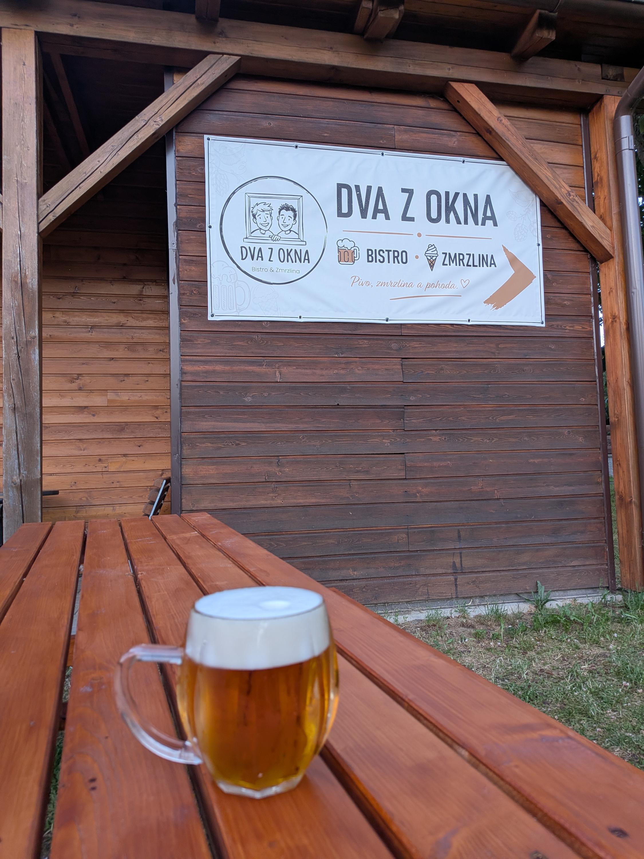 Dva z okna foto 1