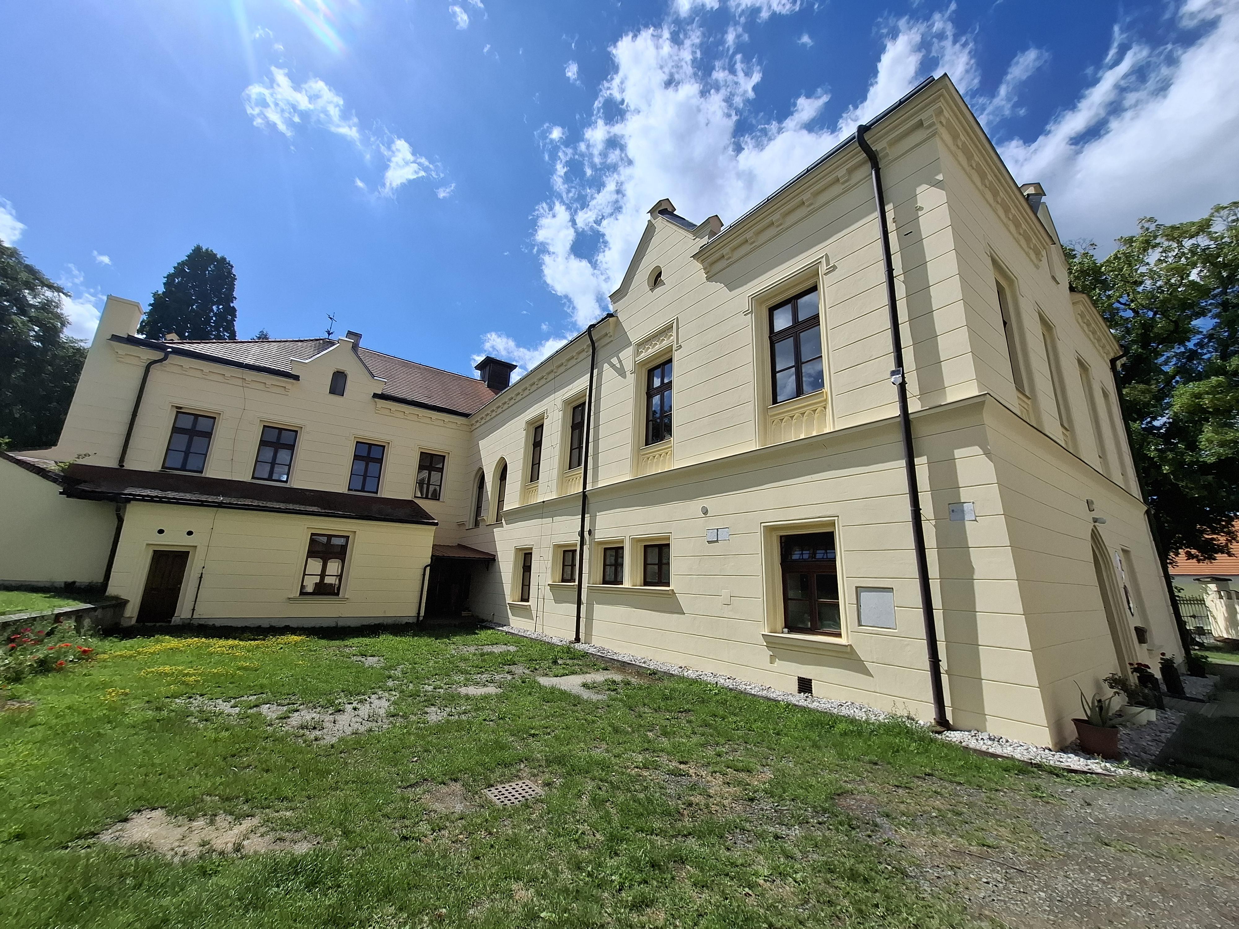 Osvračín - obecní úřad foto 2