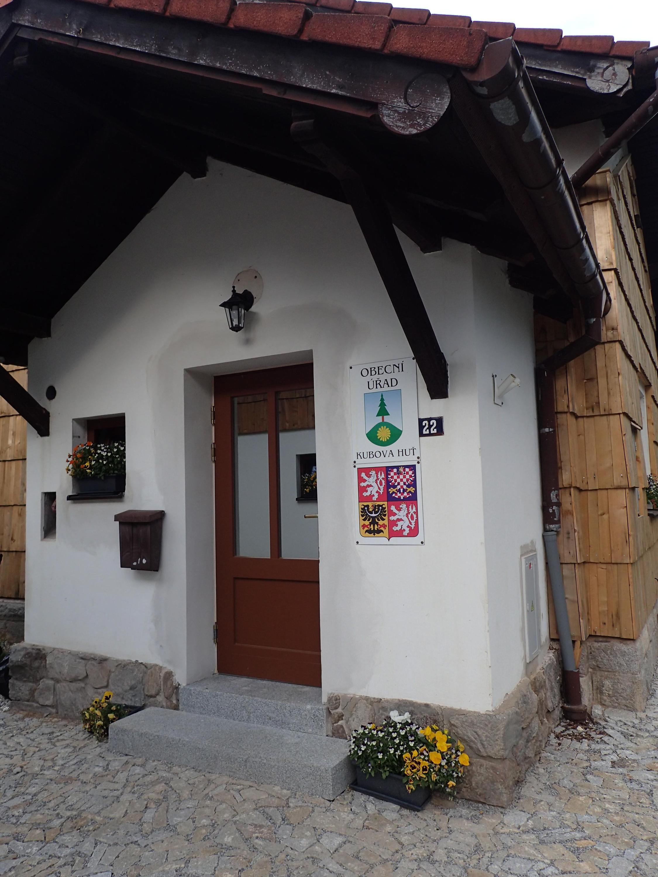 Kubova Huť - obecní úřad foto 6