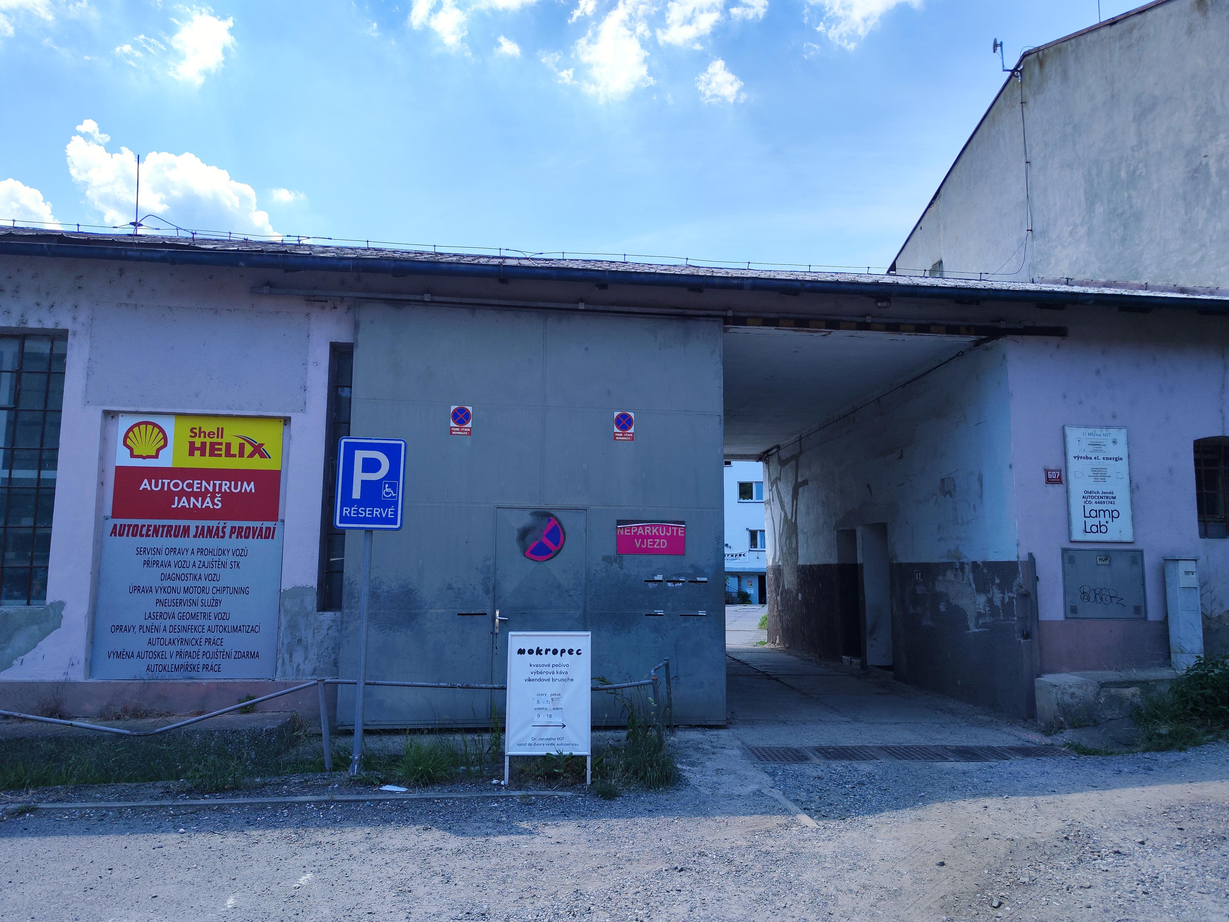 Autocentrum Janáš