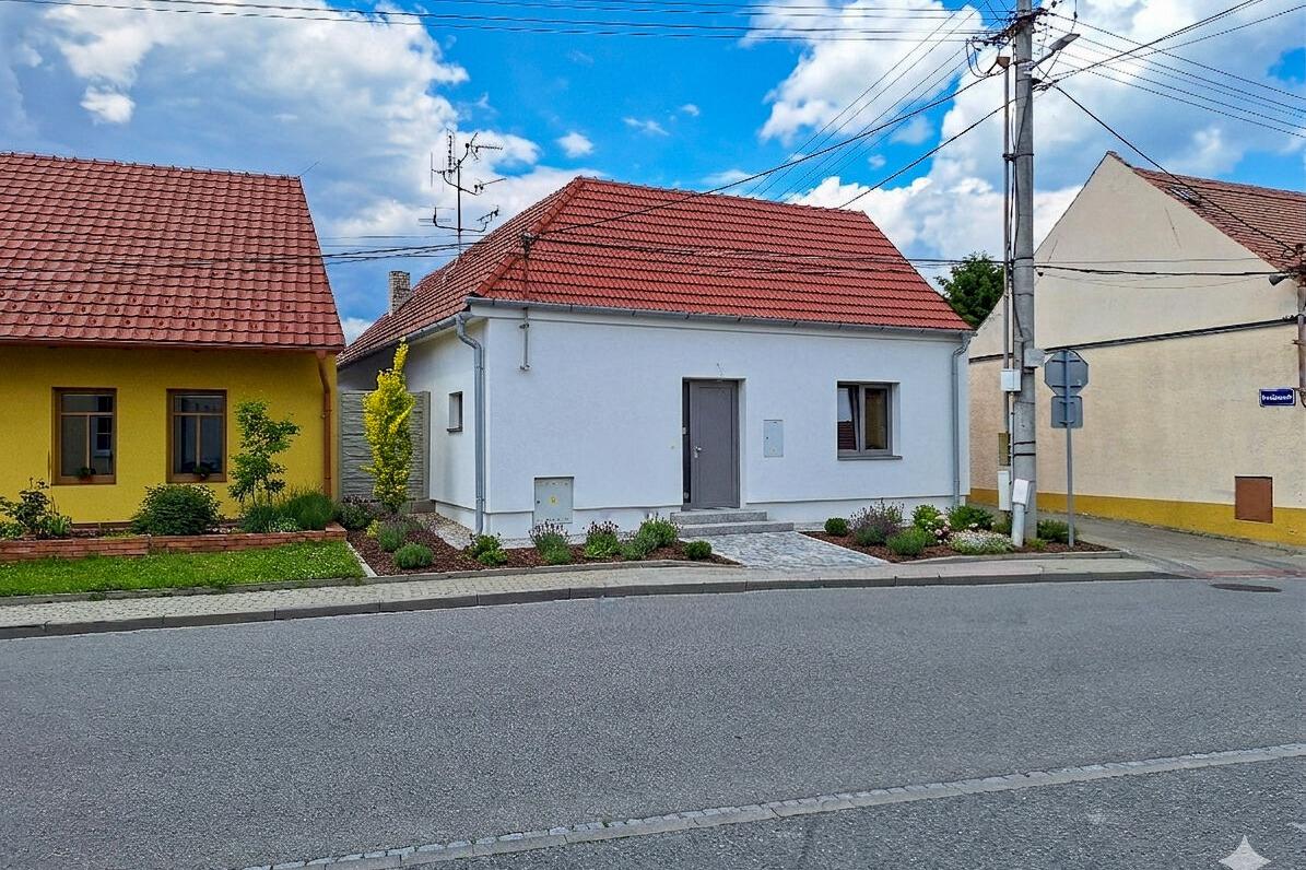 Prodej rodinného domu 3+kk, Vnorovy