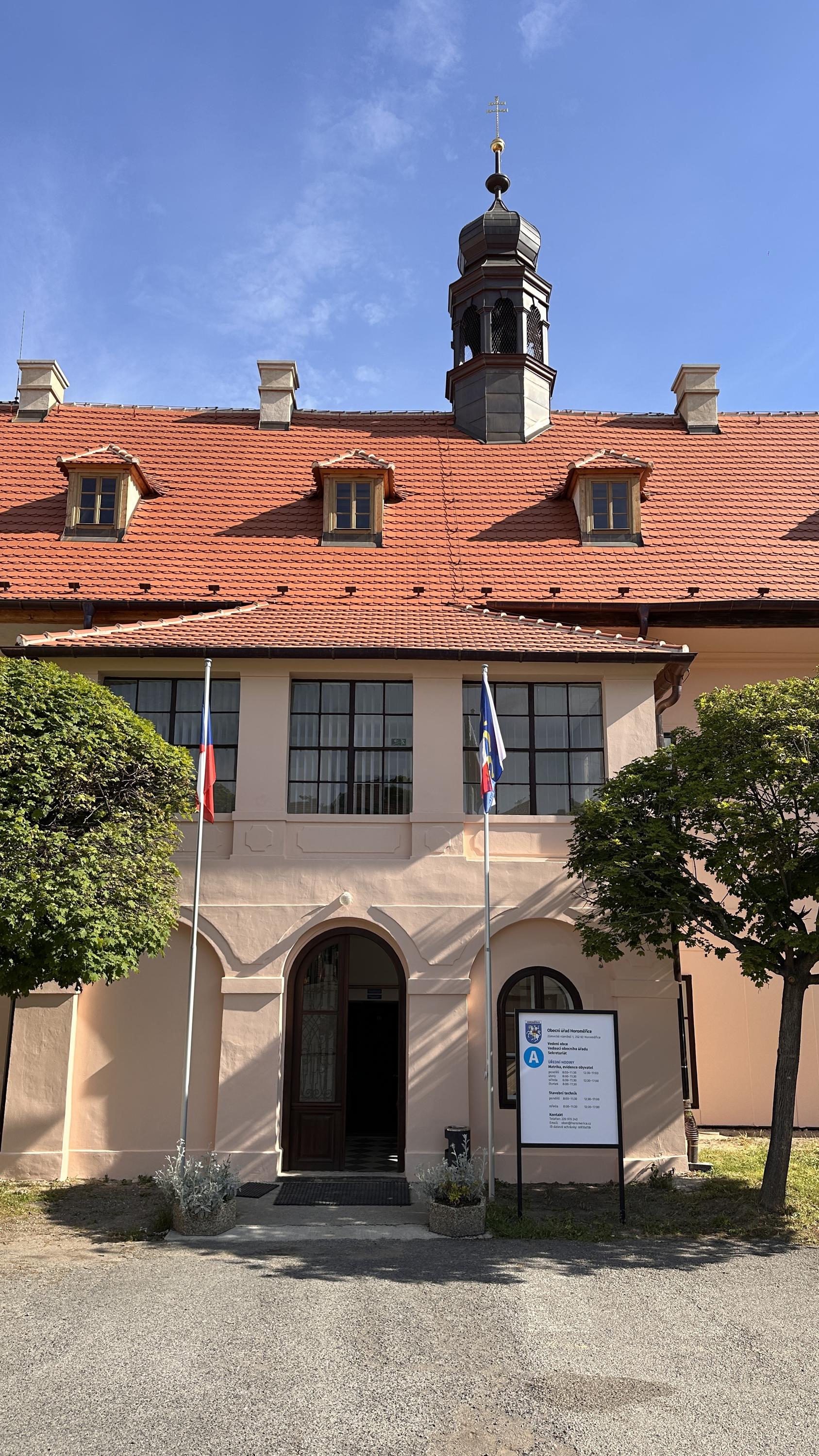 Horoměřice - obecní úřad foto 2