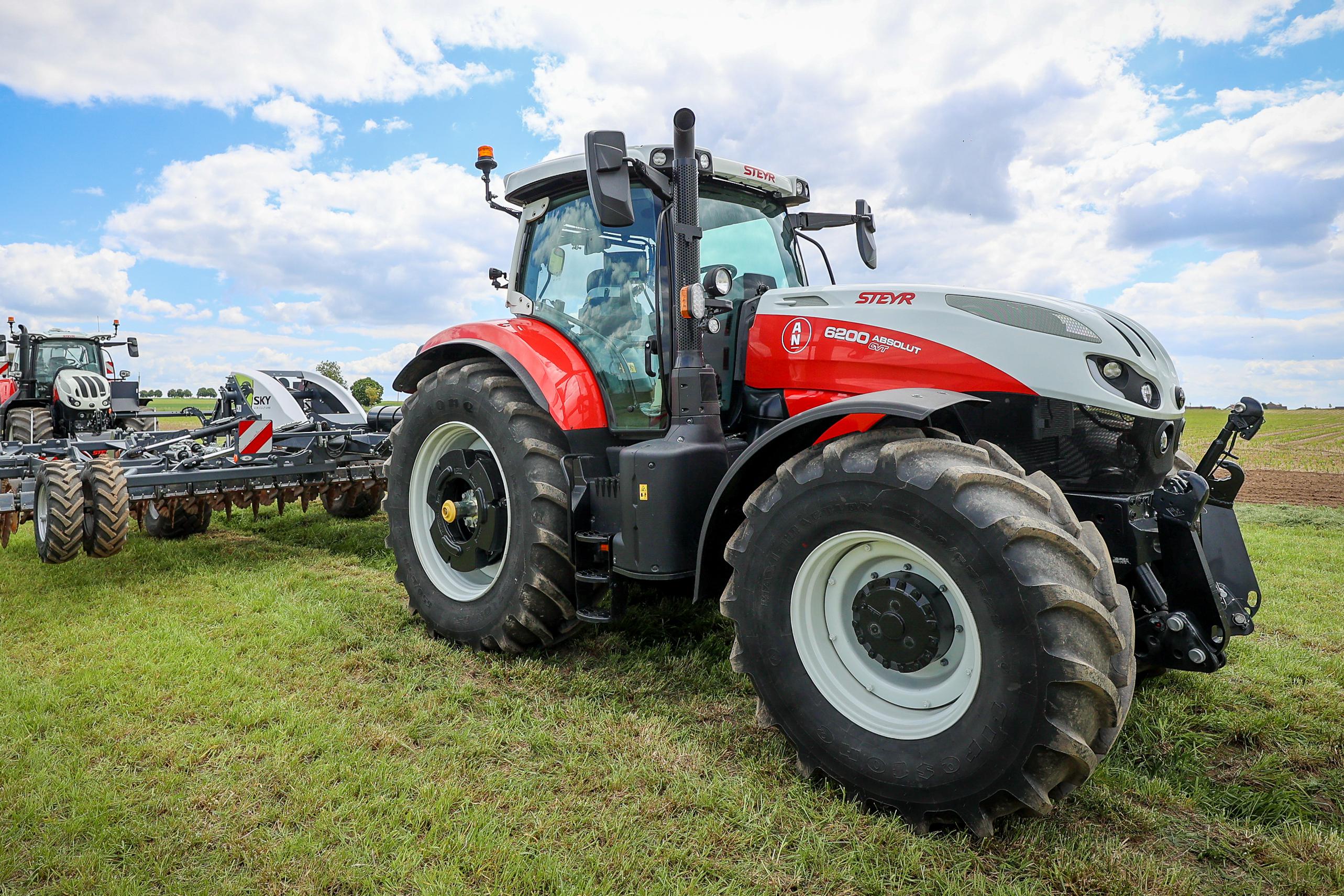 STEYR 6200 Absolut CVT, r.v. 2025, záruka 04/2028
