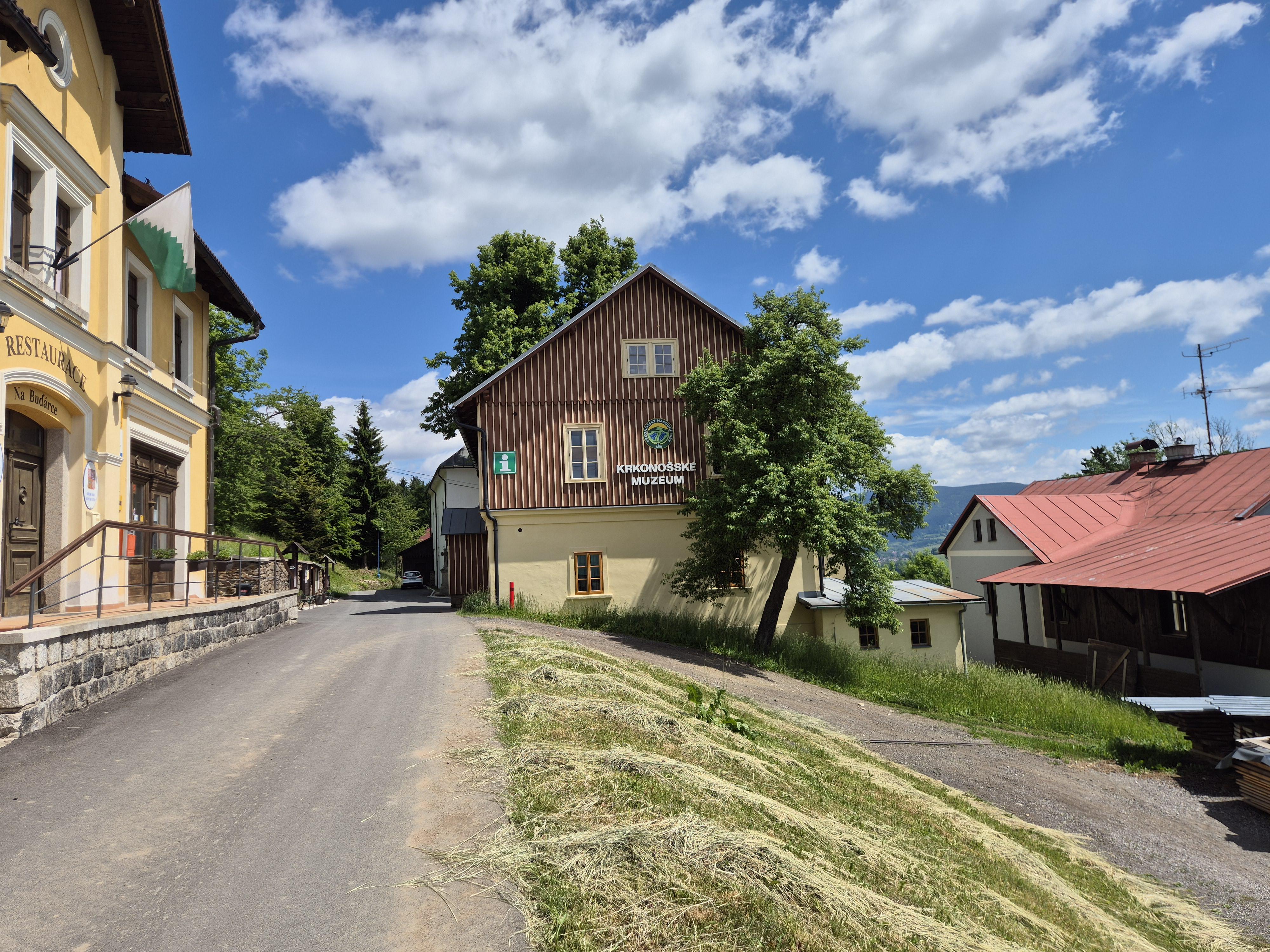 Krkonošské muzeum - Památník zapadlých vlastenců foto 2