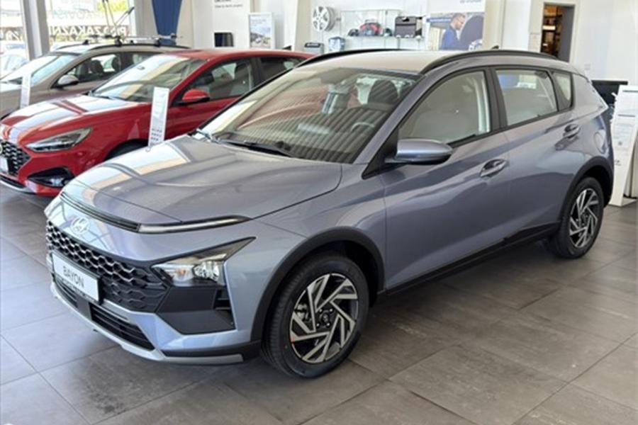 NASTARTUJTE LÉTO: Hyundai Bayon 1,0 T-GDi, modrá