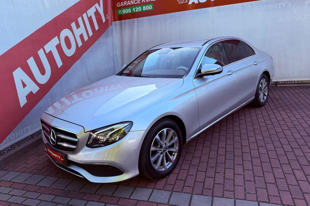 STYLOVĚ DO LÉTA: Mercedes-Benz E 220d | 143 kW