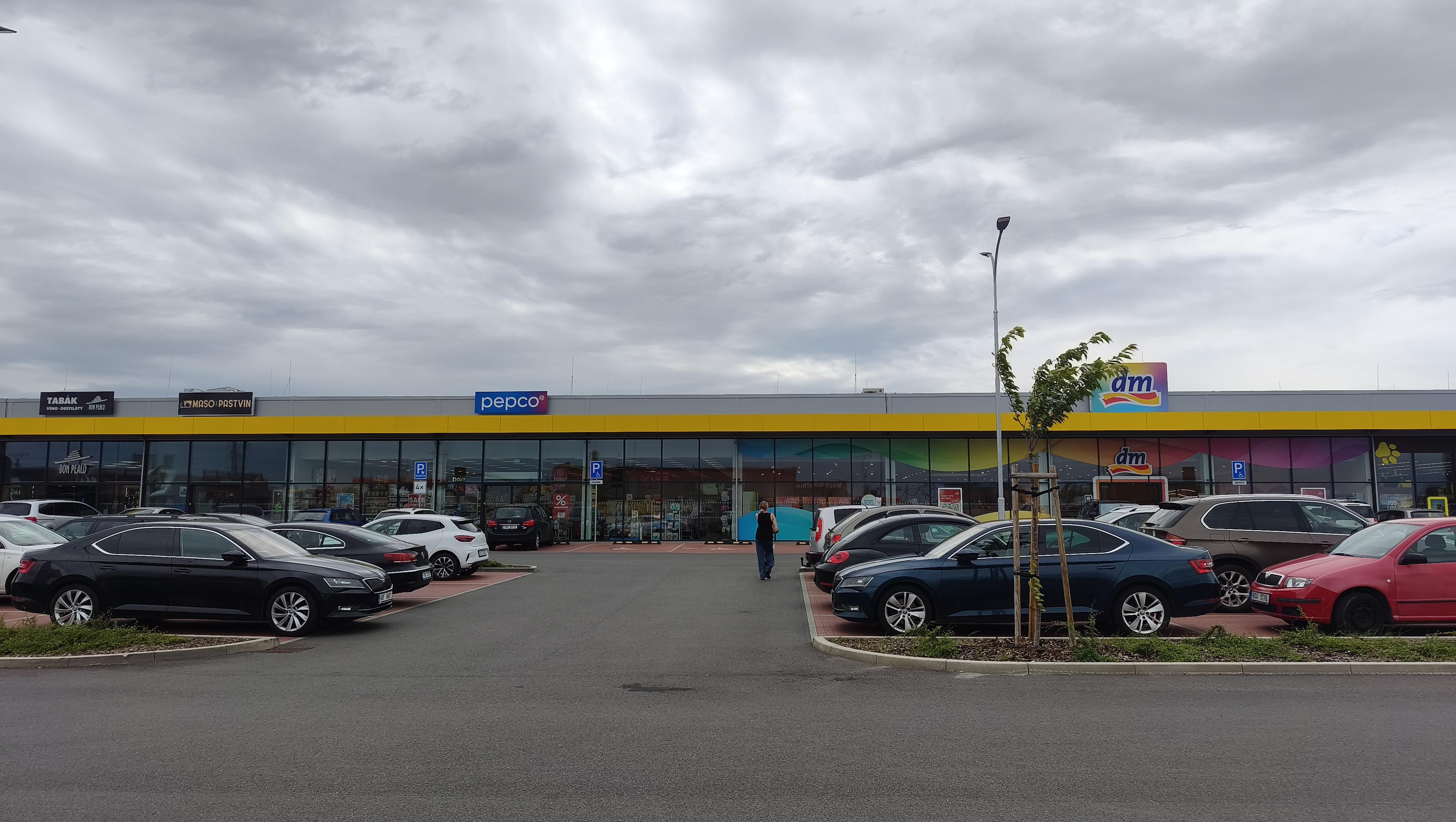 Nákupní centrum Stehelčeves foto 3