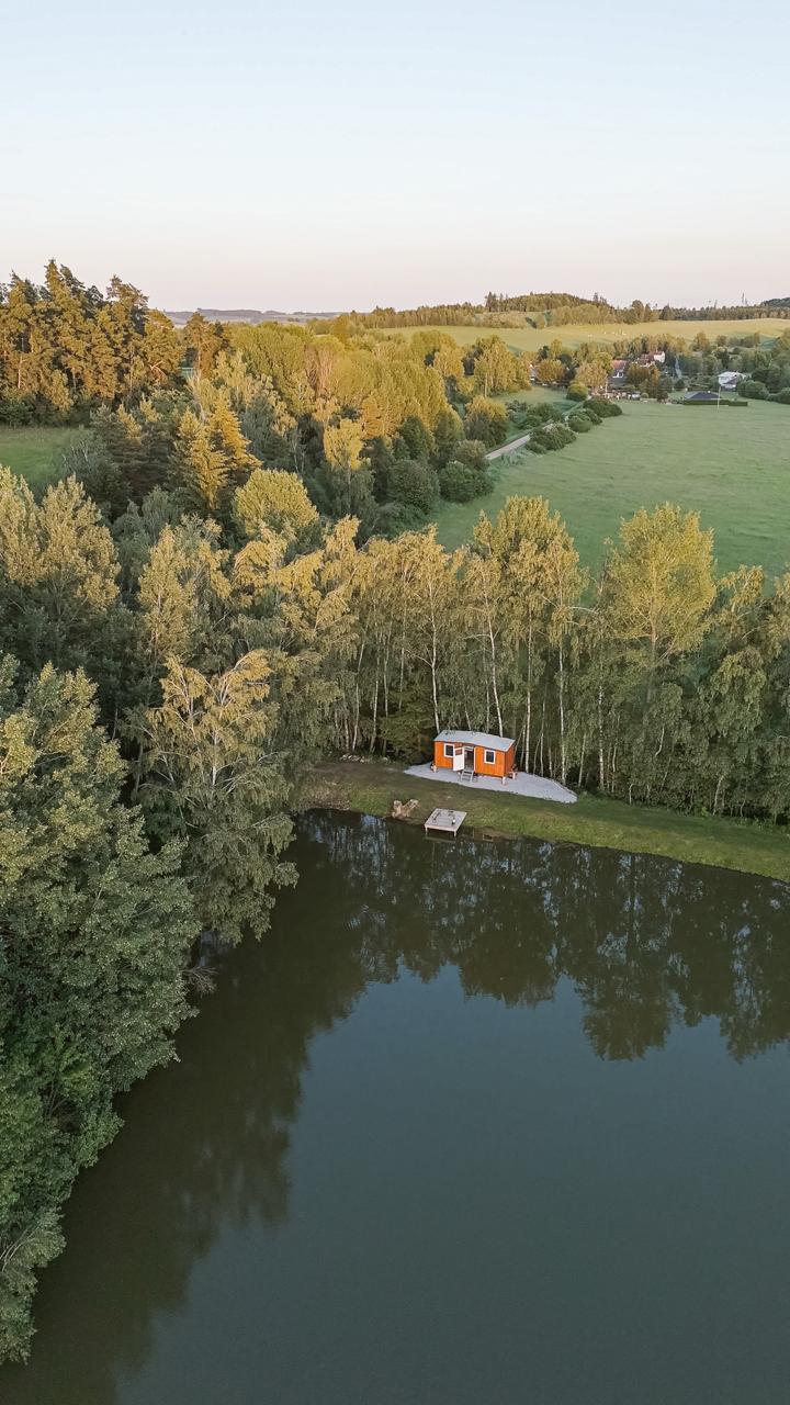 Maringotka u vody Čenkov foto 2