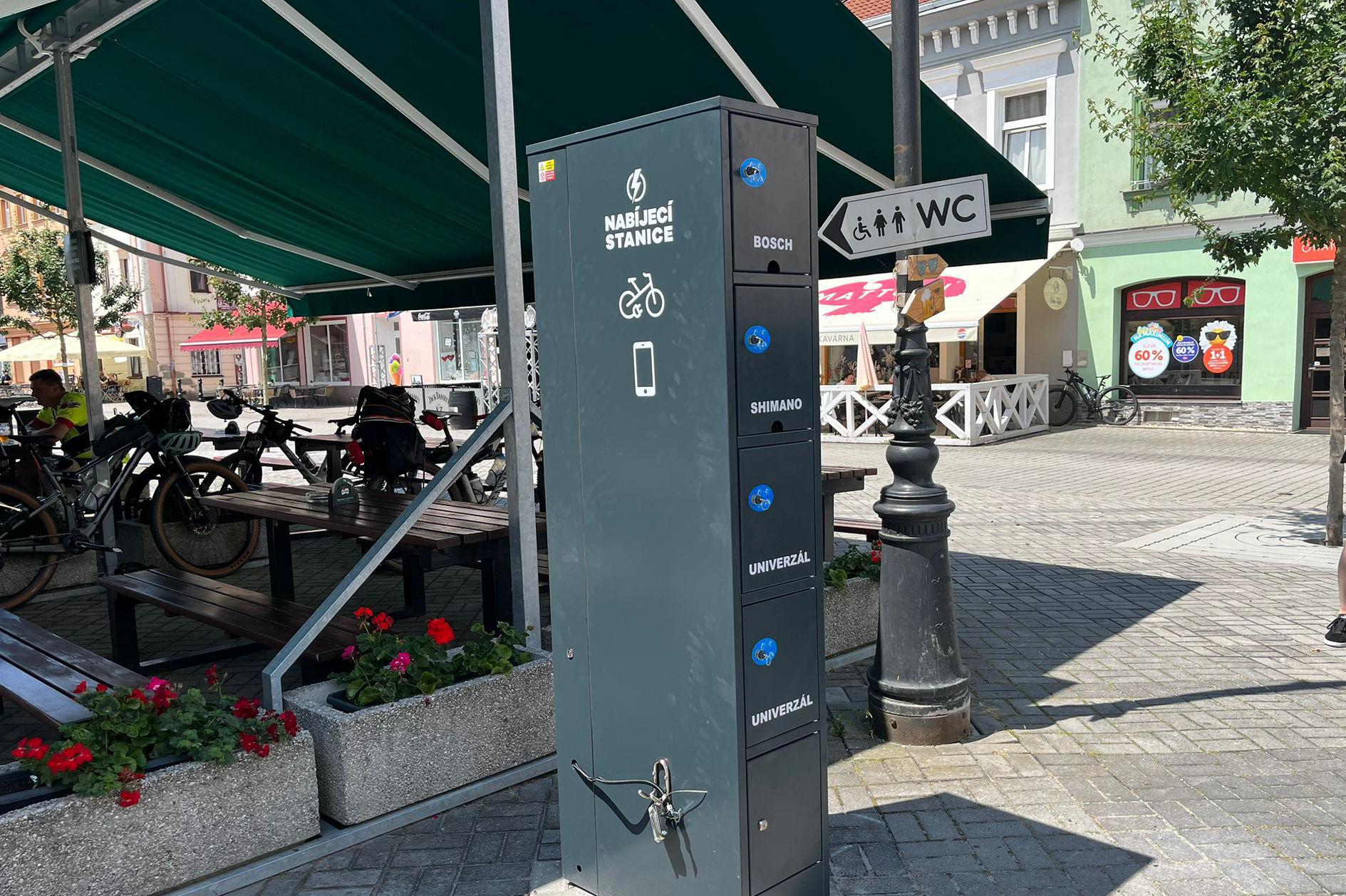 Nabíjecí stanice pro elektrokola a mobilní zařízení foto 1