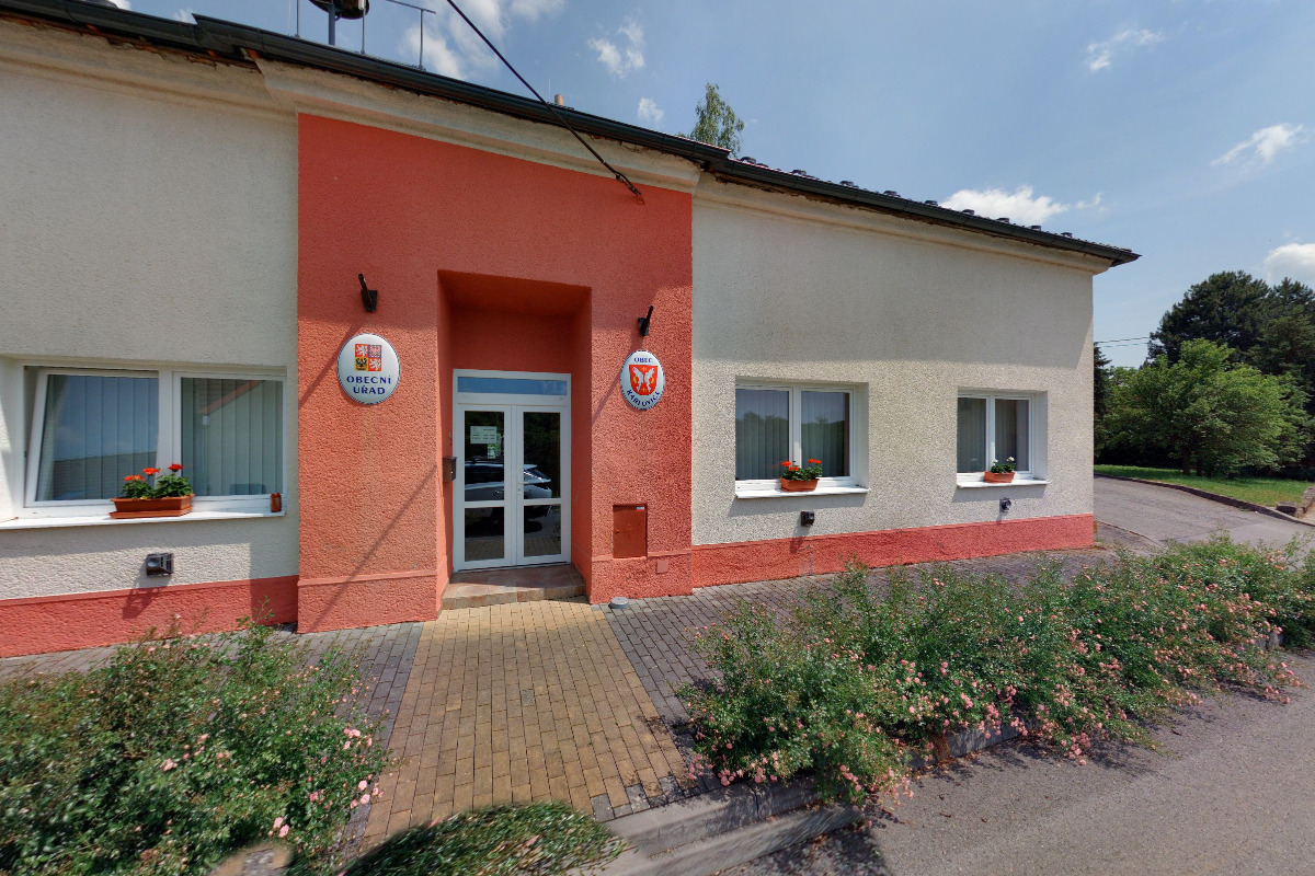 Karlovice - obecní úřad foto 3