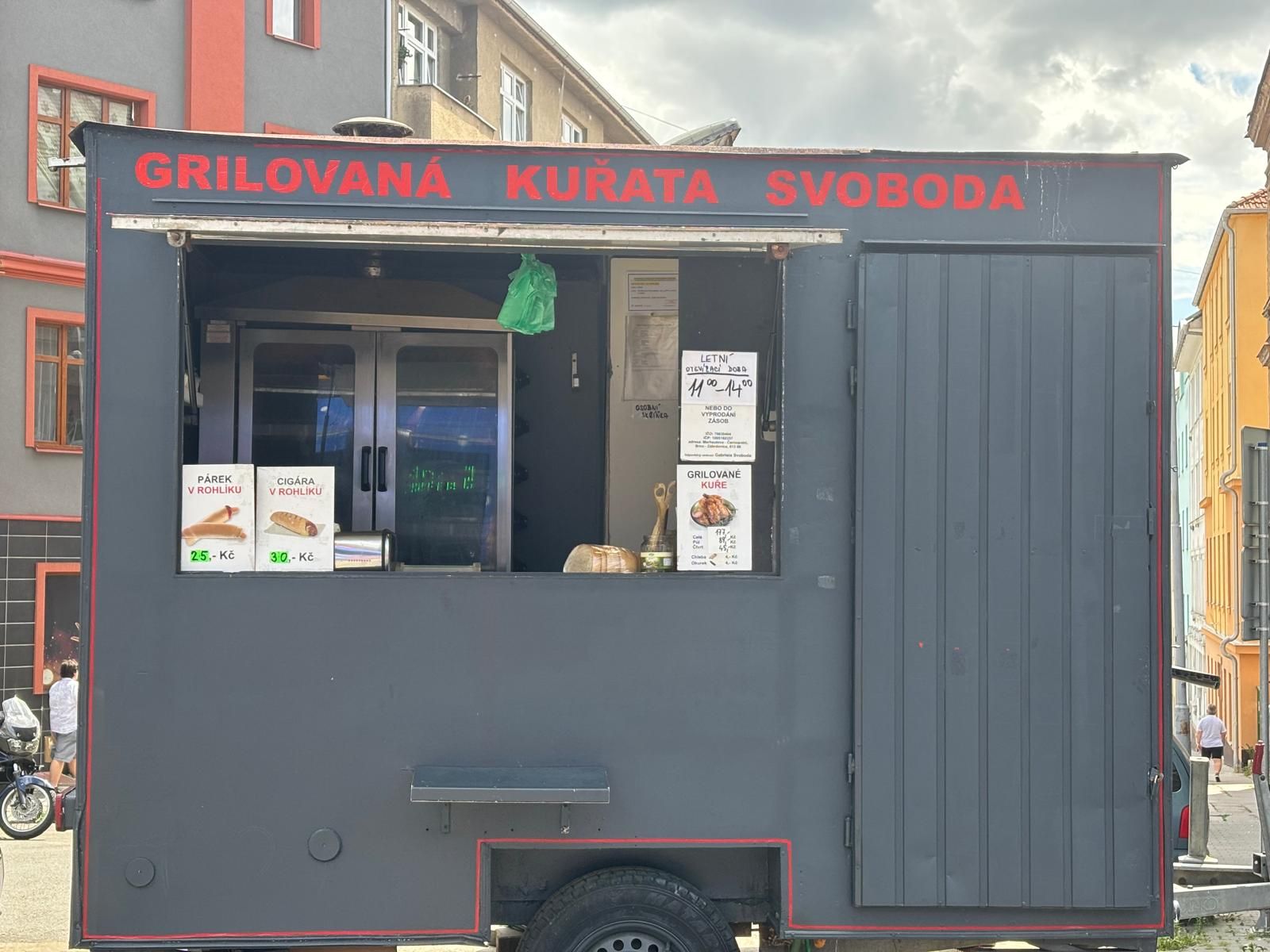 Grilovaná kuřata Svoboda u Dětské nemocnice foto 1