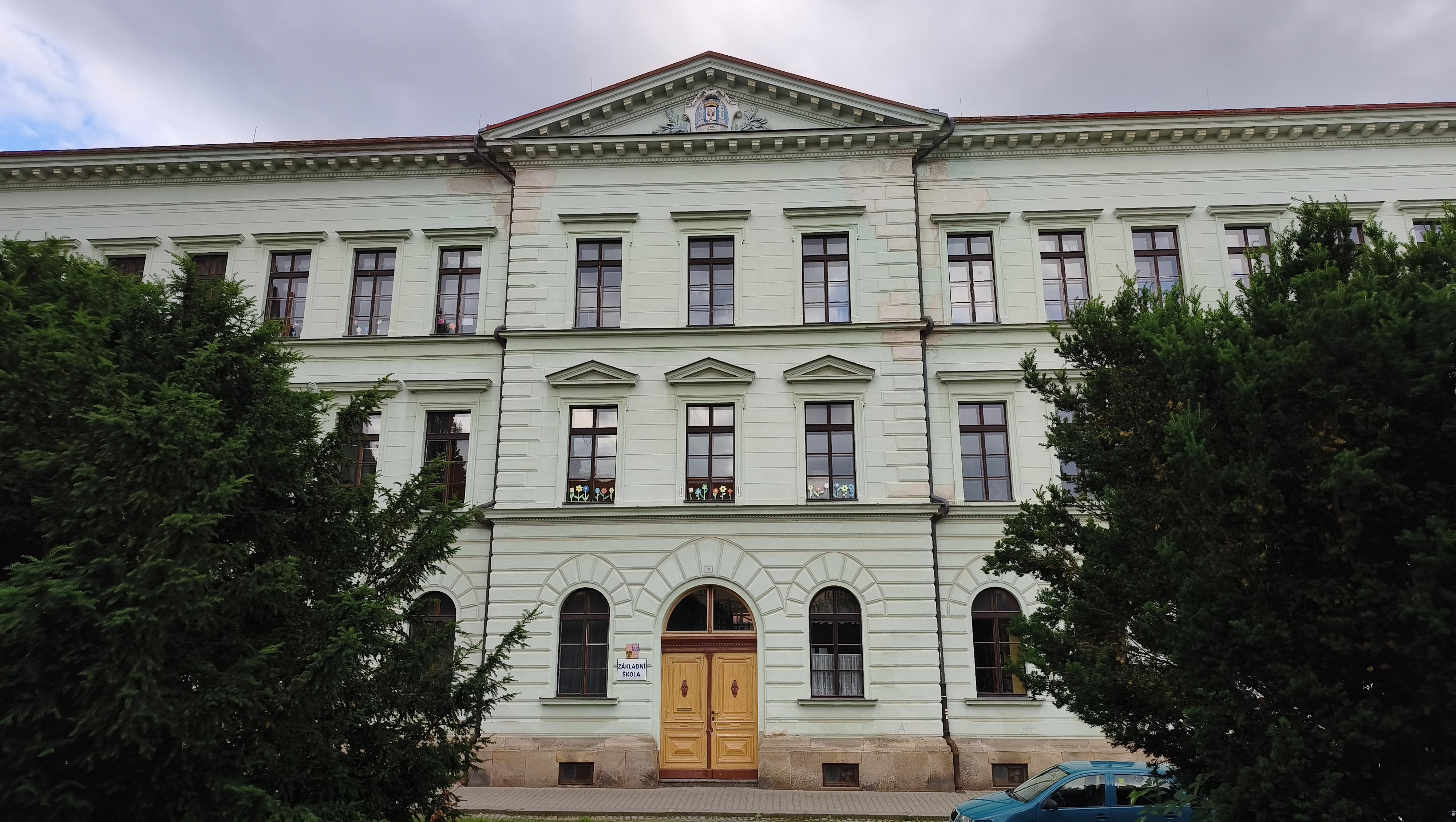2. ZŠ Rakovník, Husovo náměstí foto 4
