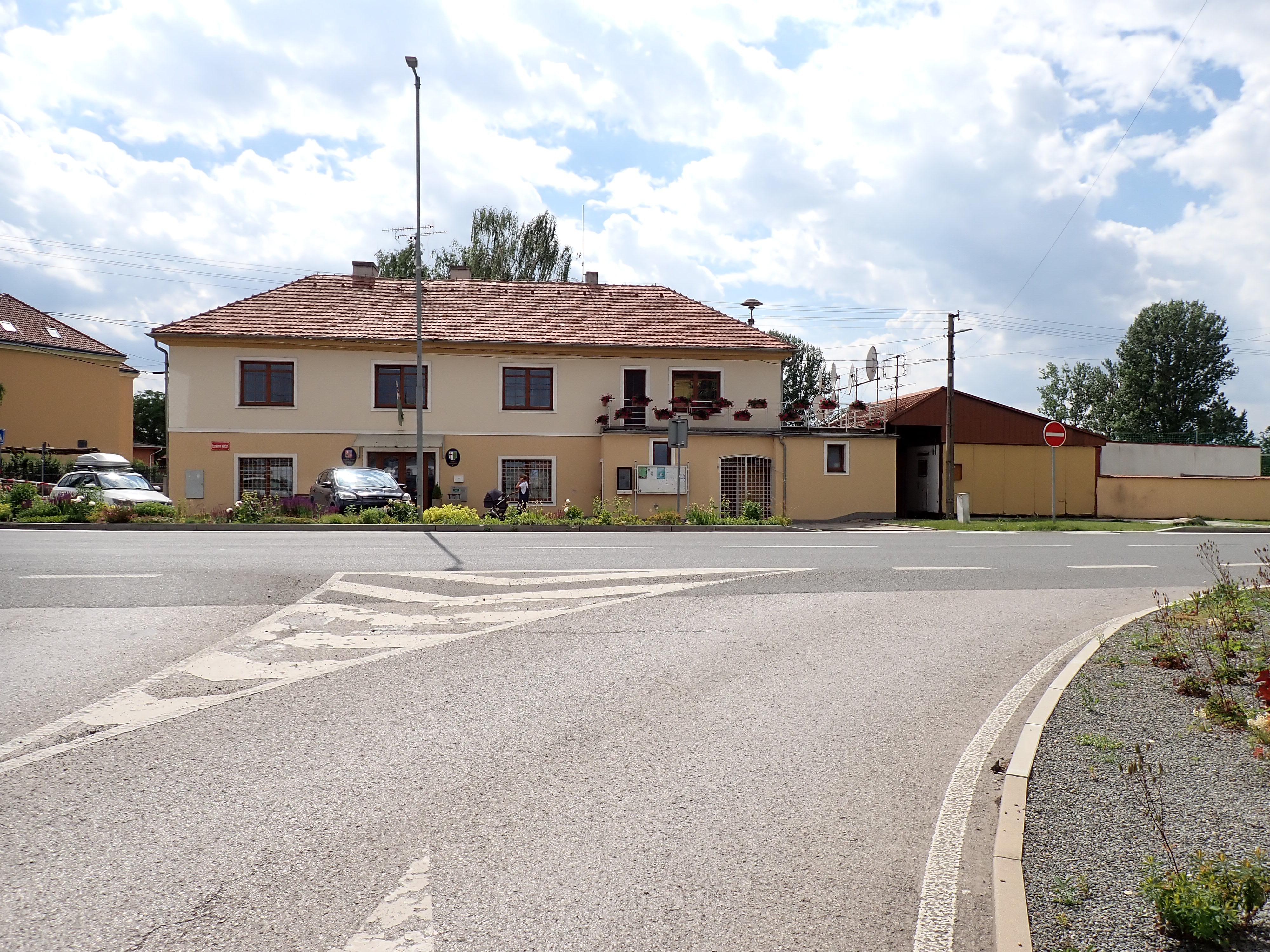 Tursko - obecní úřad foto 4