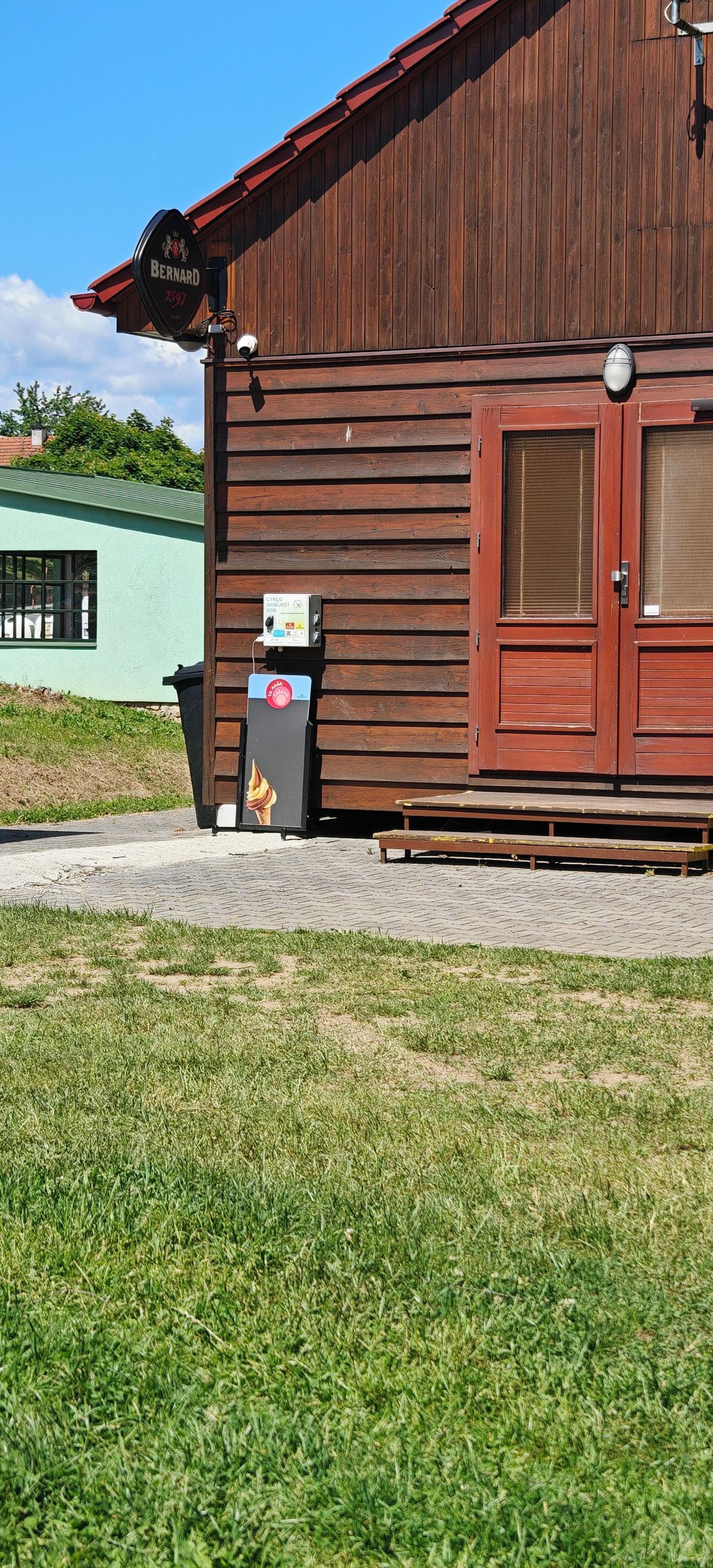 Nabíjecí zásuvka pro elektrokola - Ústí foto 1
