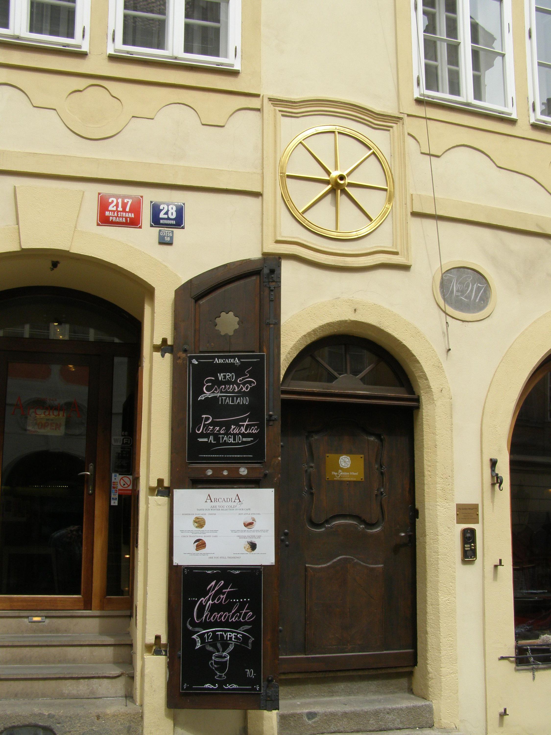 The Golden Wheel Hotel by LH foto 4