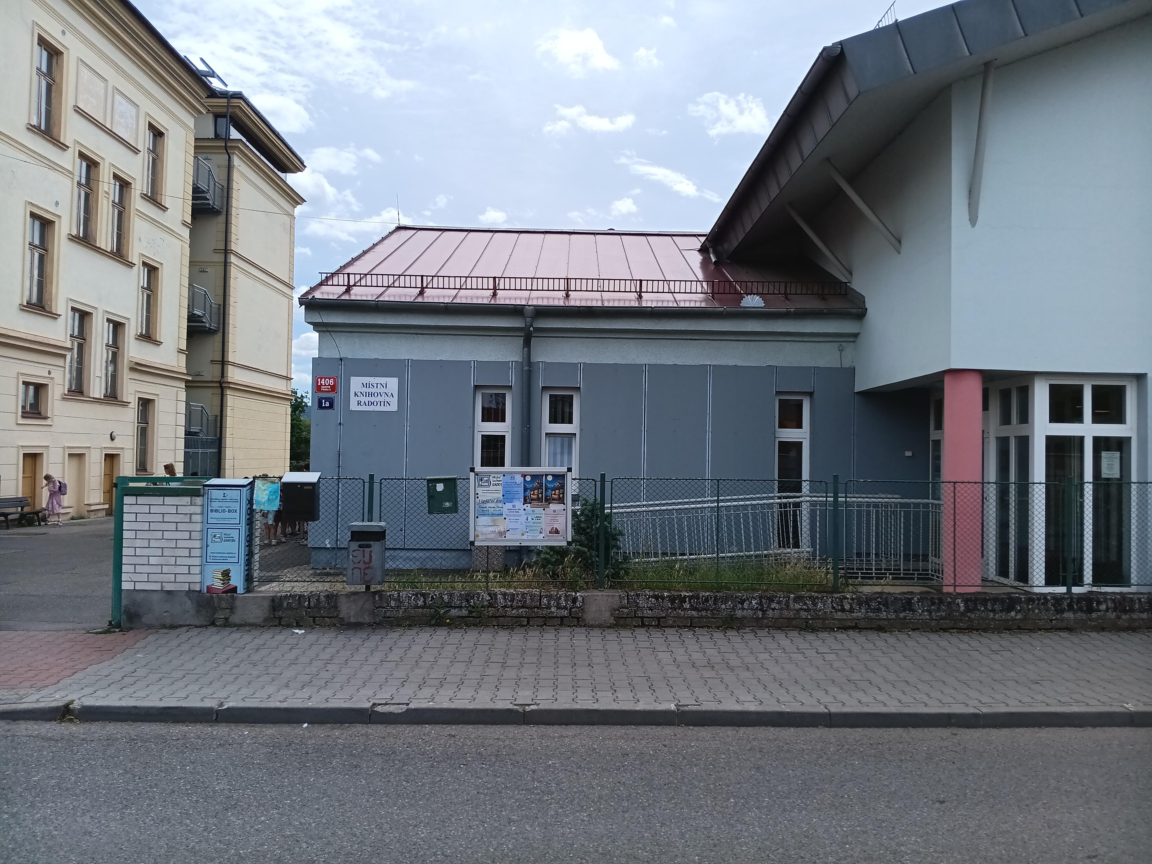 Místní knihovna Radotín foto 2