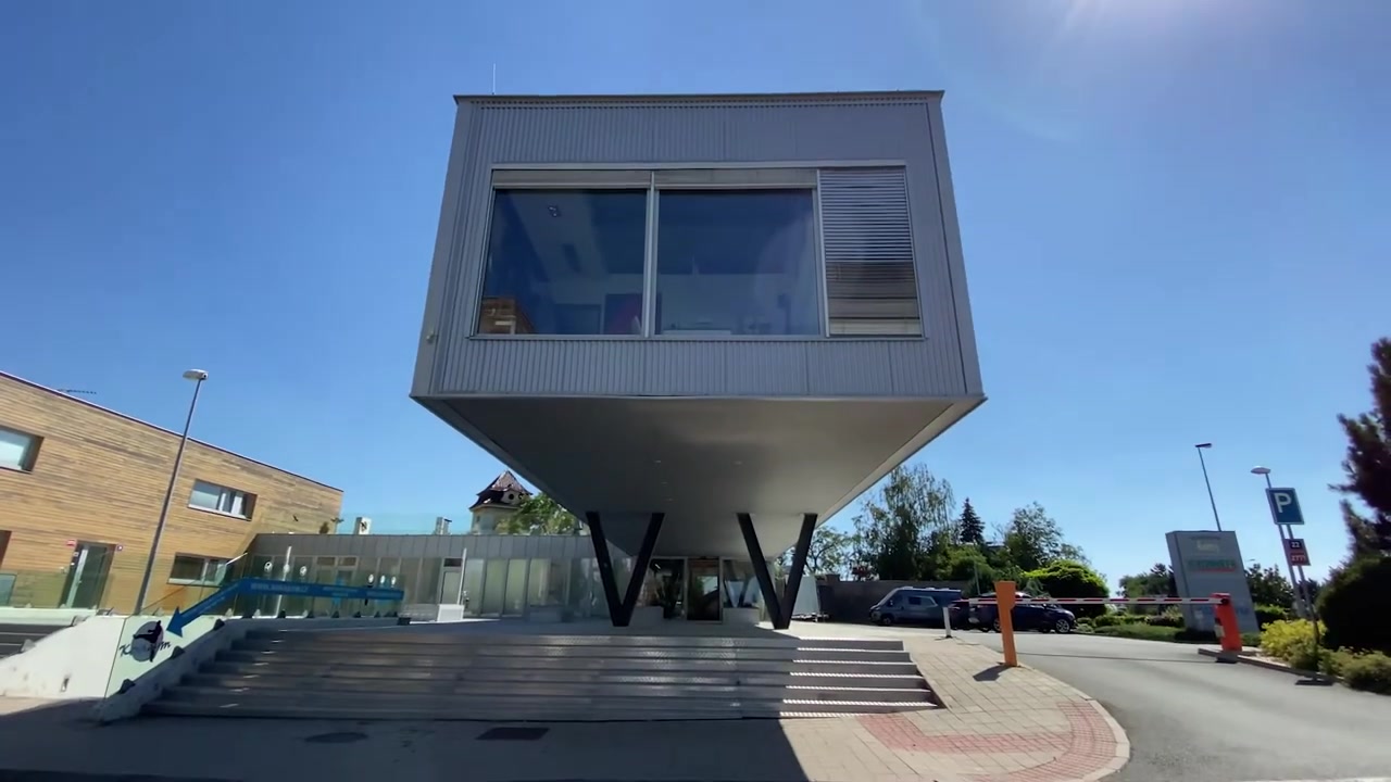 Konhefr, stavby a interiéry foto 2 (náhled videa)