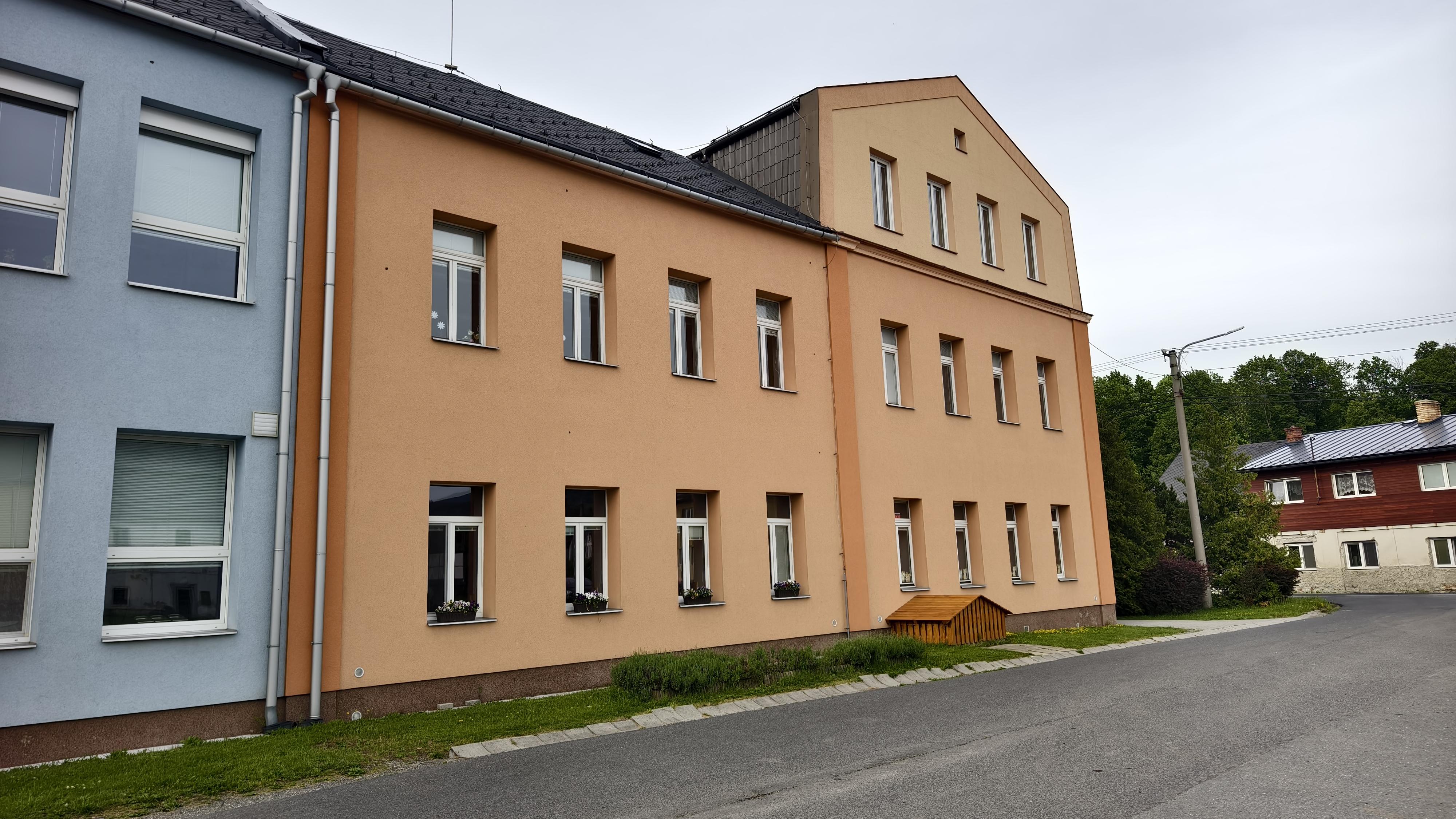 Základní škola a Mateřská škola Bělá pod Pradědem foto 1