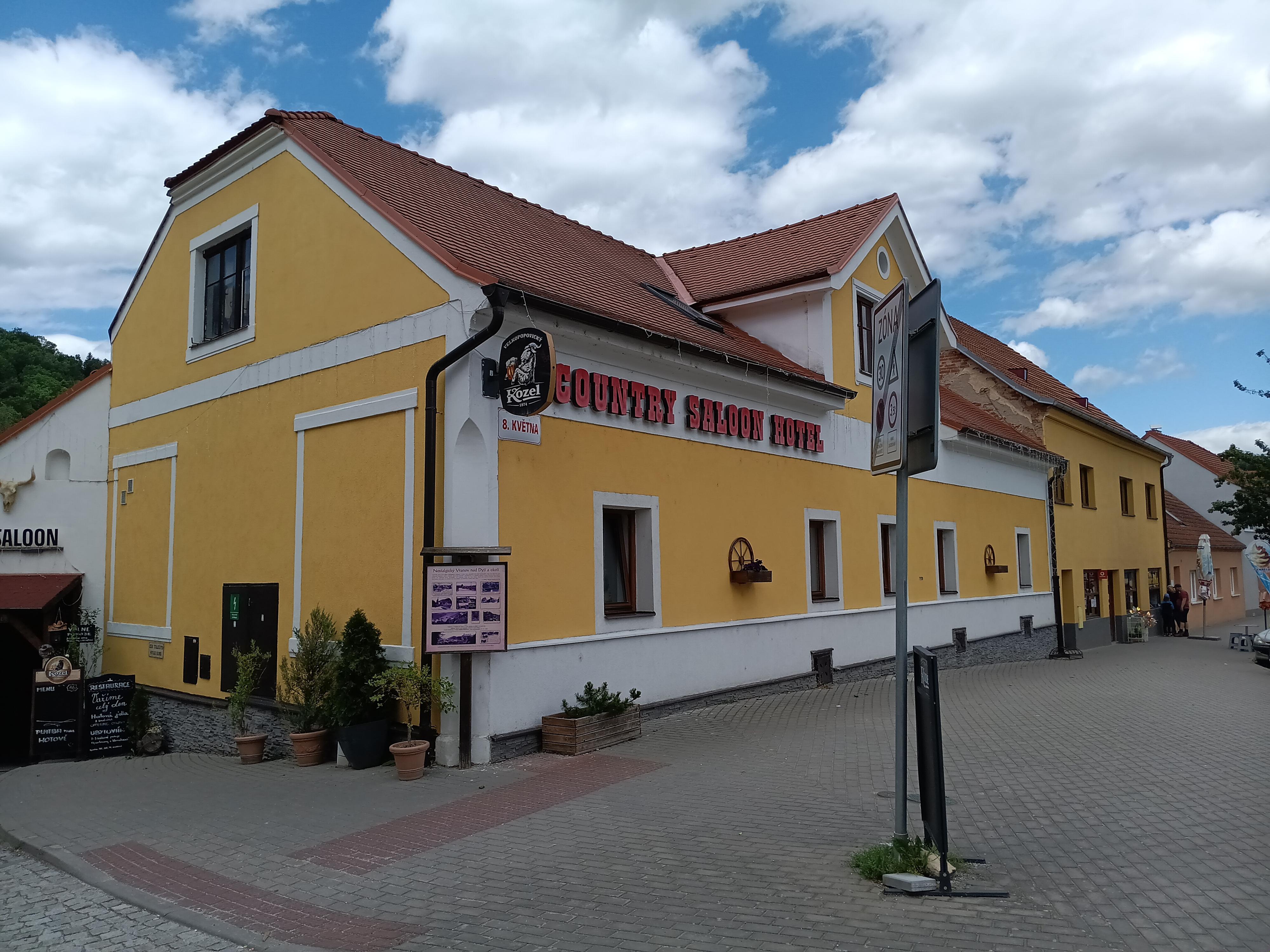 COUNTRY SALOON foto 6